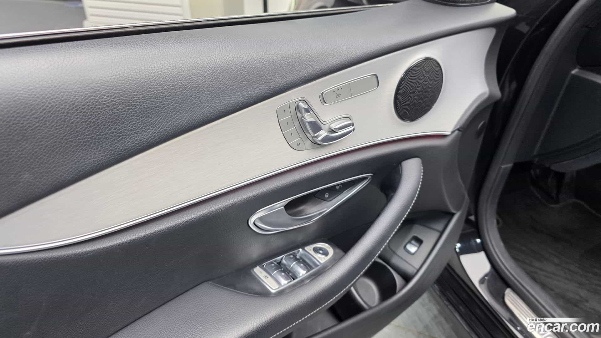 E-Class Mercedes-Benz 2021.2-OPTION-040