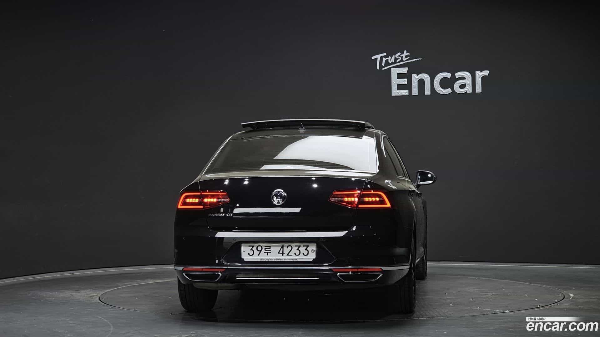 Passat Volkswagen 2018.3-OUTER-004