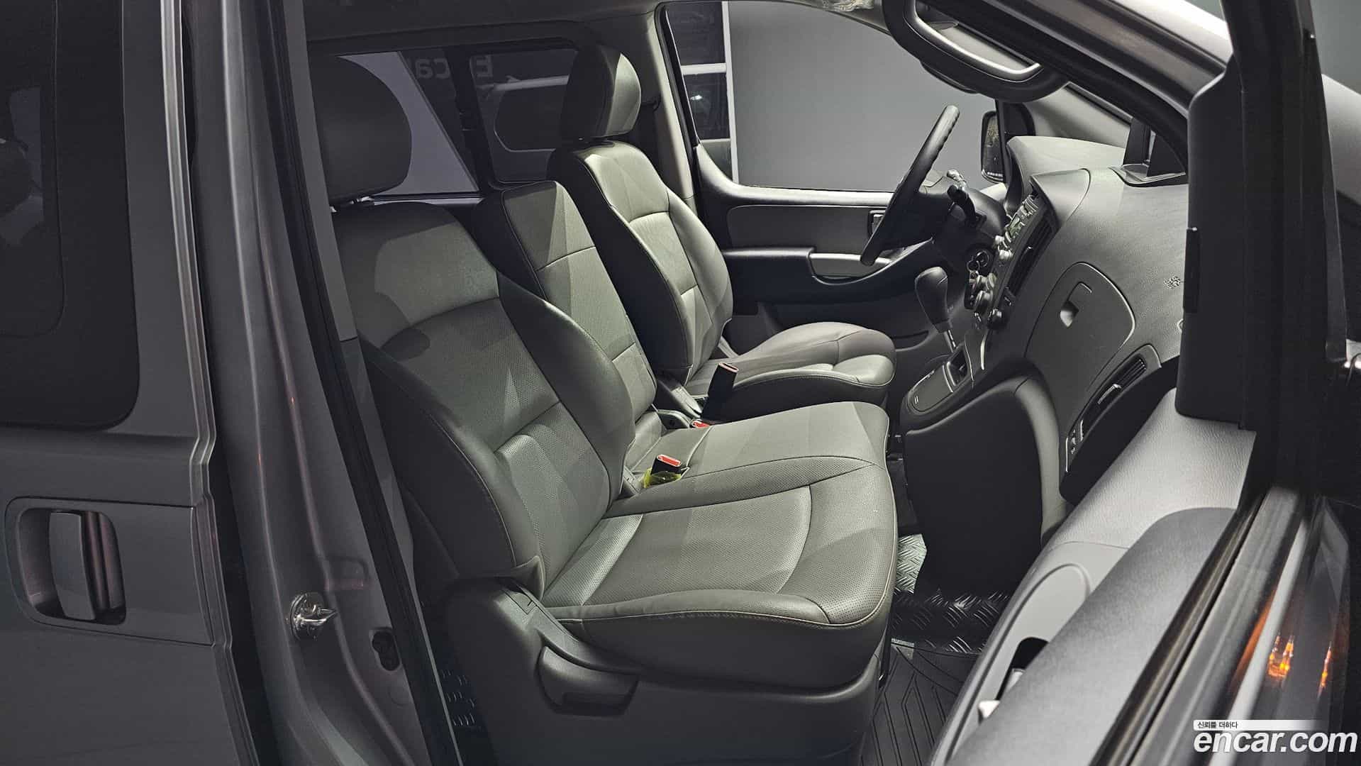 Starex Hyundai 2014.8-OPTION-015
