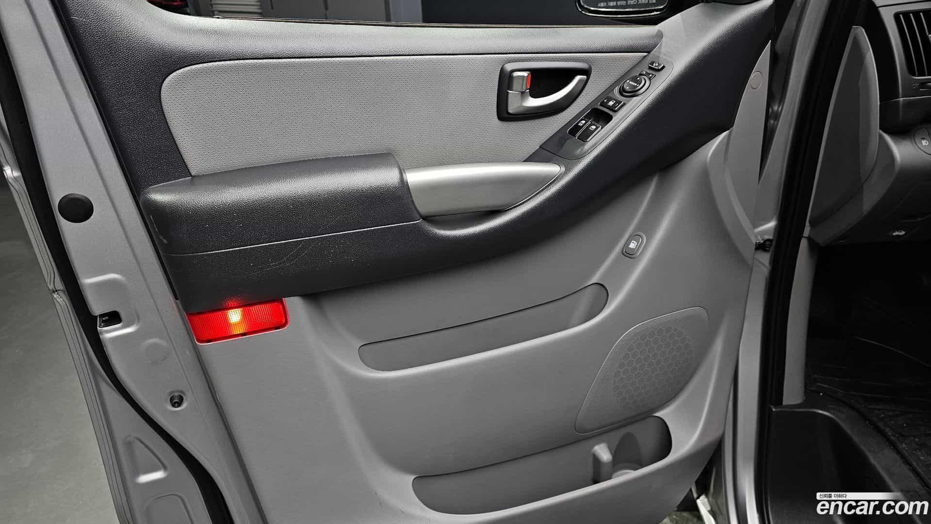 Starex Hyundai 2014.8-INNER-035