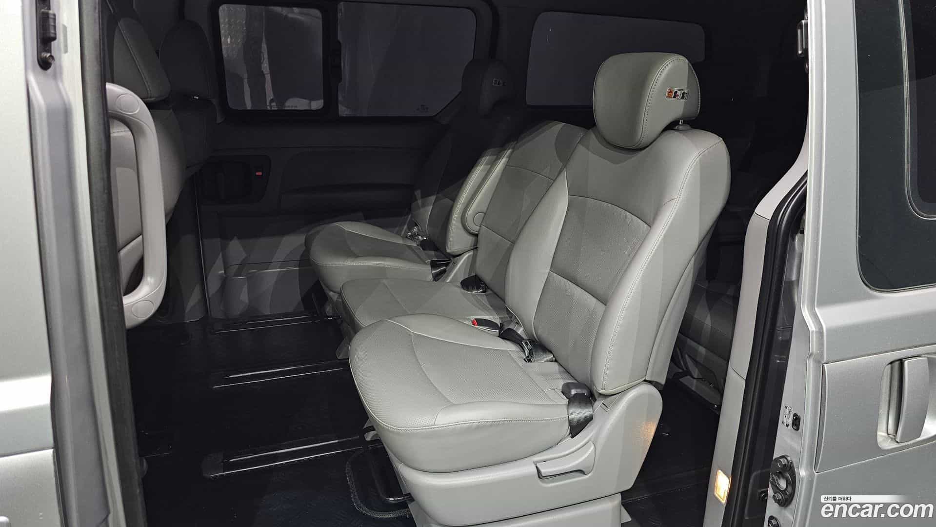 Starex Hyundai 2014.8-INNER-036