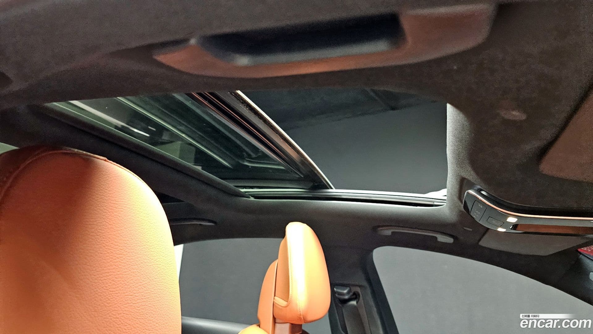 Main__Slider__Photo:C-Class Mercedes-Benz 2025.4-18