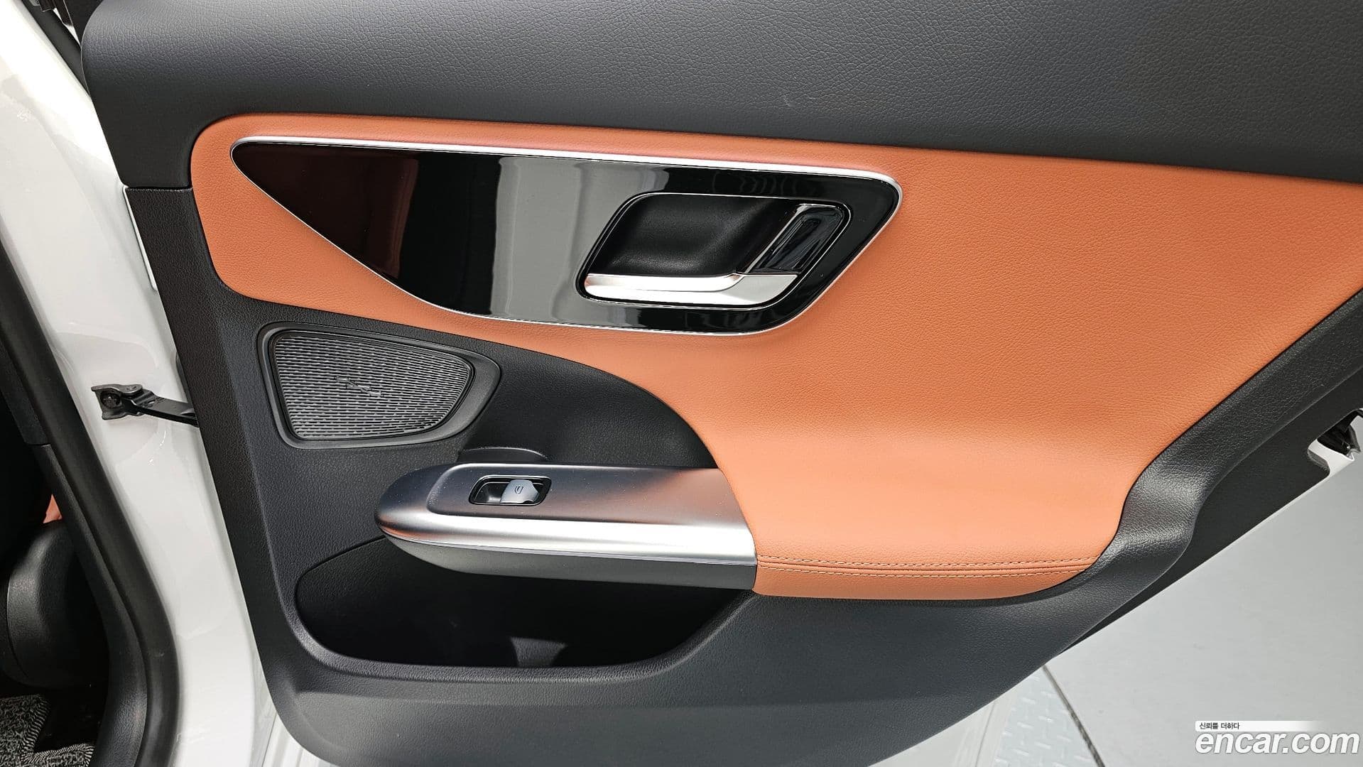 Main__Slider__Photo:C-Class Mercedes-Benz 2025.4-24