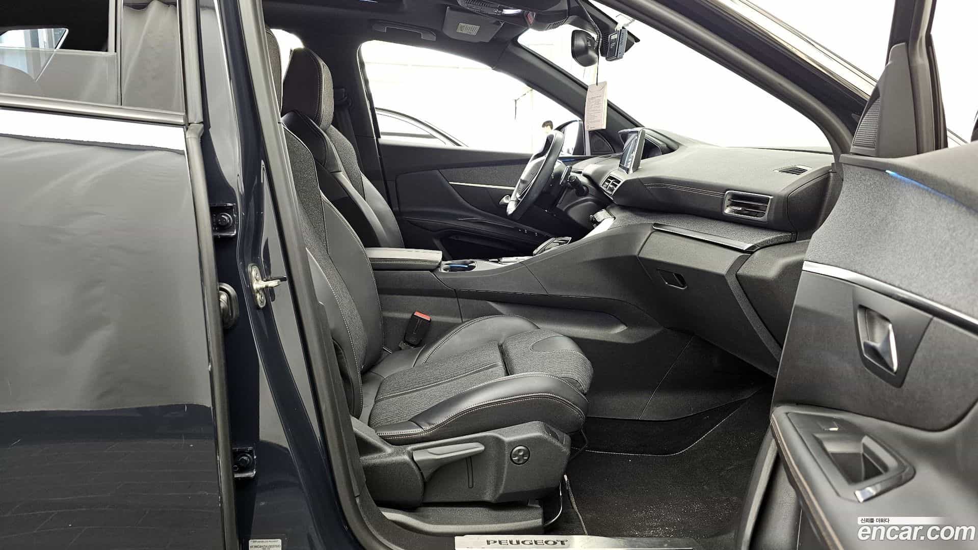 3008 Peugeot 2018.9-OPTION-015