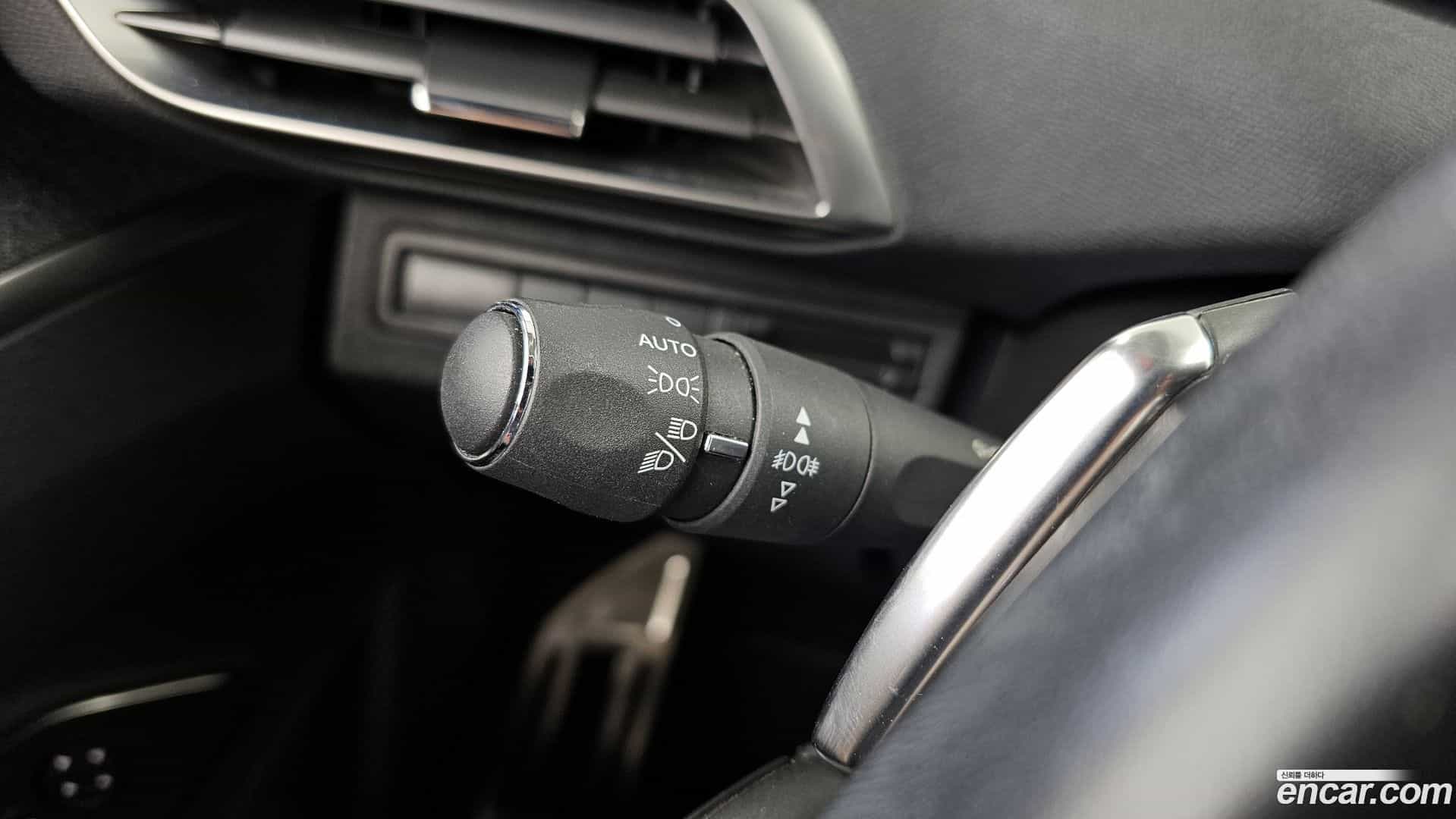 3008 Peugeot 2018.9-OPTION-022