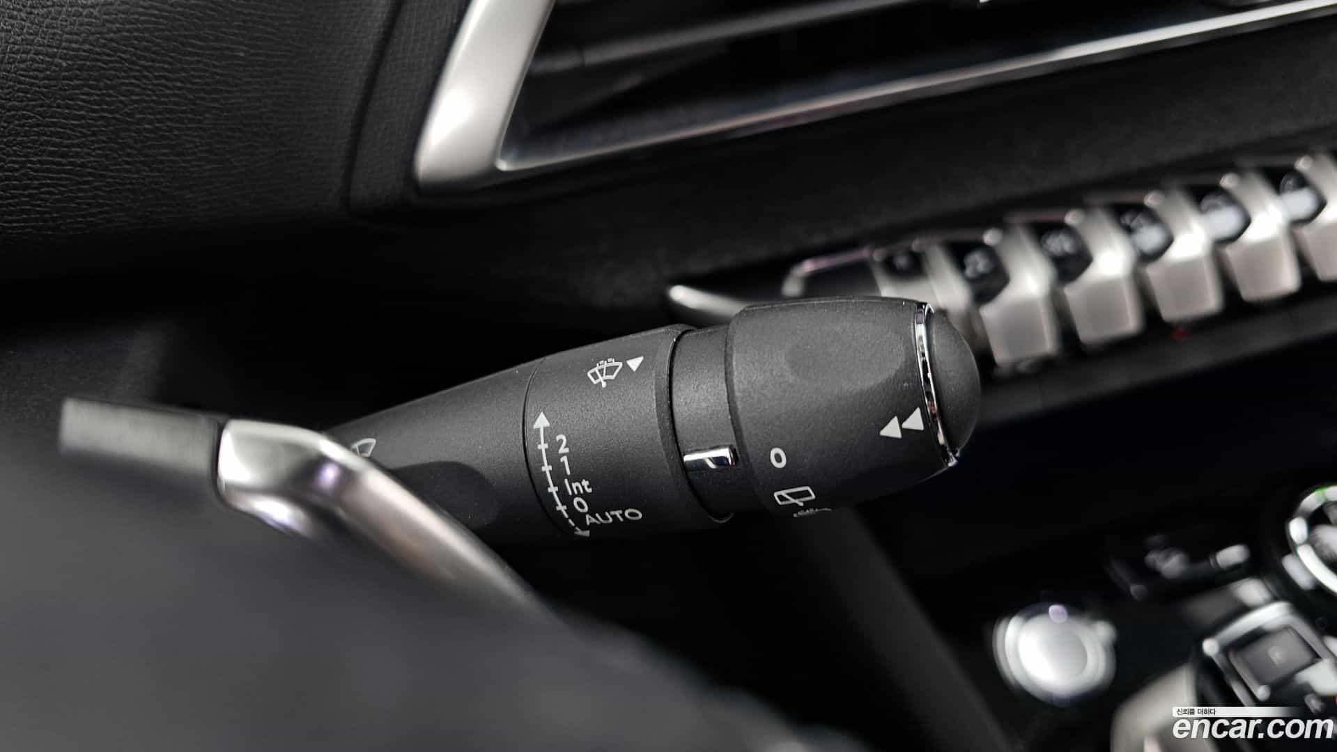 3008 Peugeot 2018.9-OPTION-040
