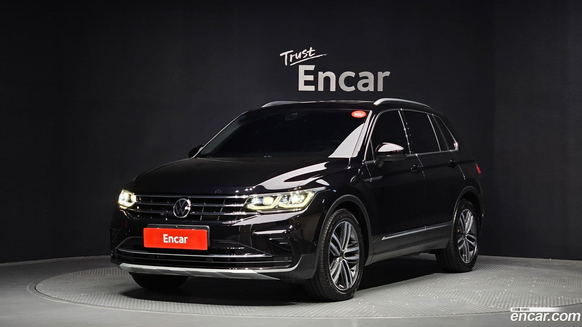 Main__Slider__Photo:Tiguan Volkswagen 2021.7-0