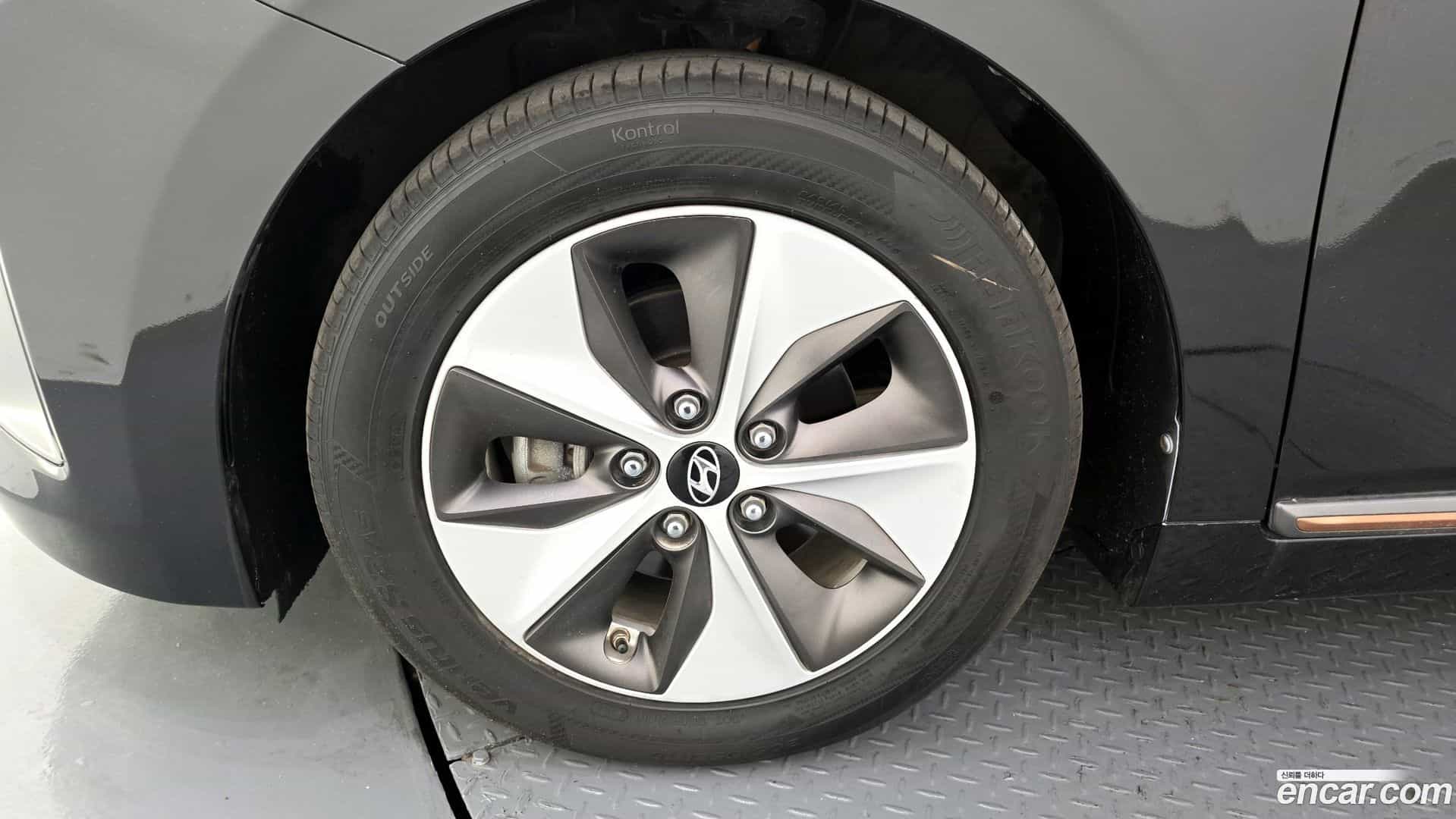 Ioniq Hyundai 2017.11-OUTER-005