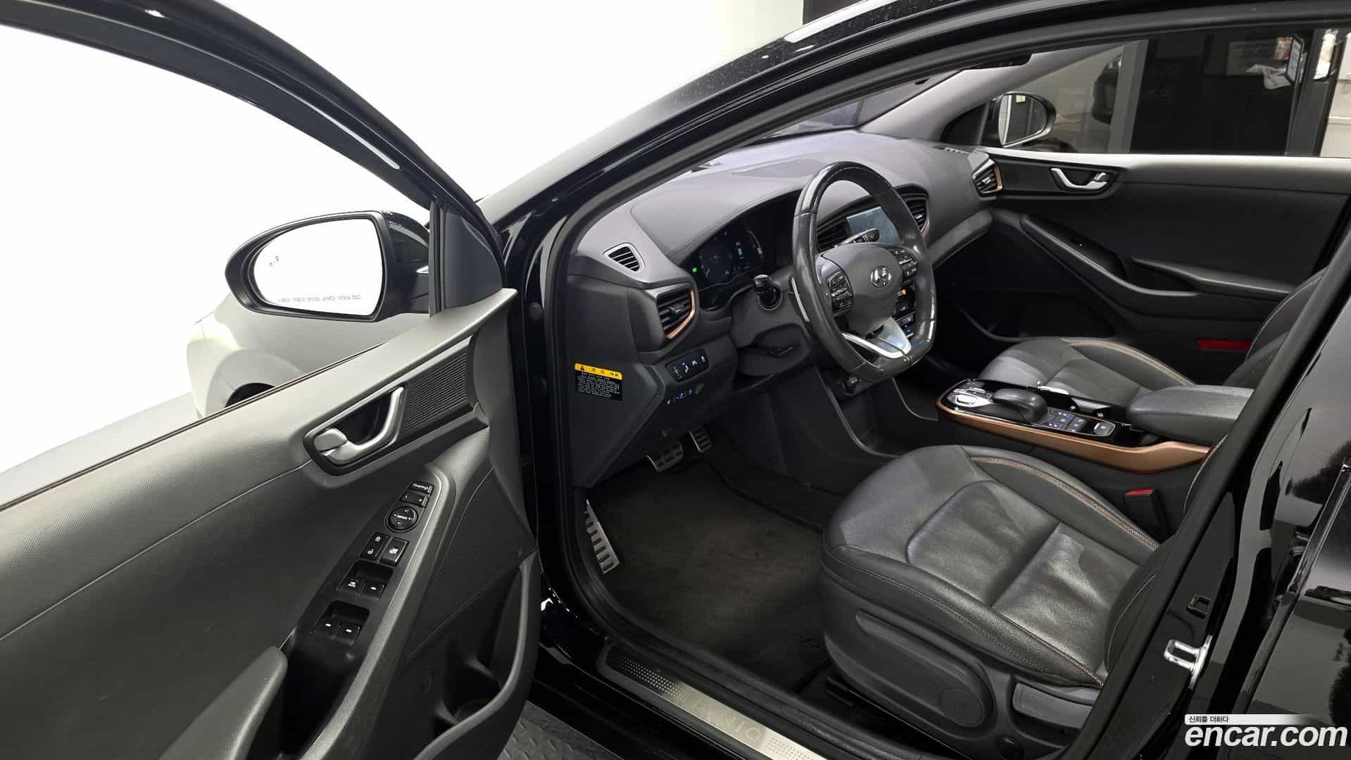 Ioniq Hyundai 2017.11-INNER-010