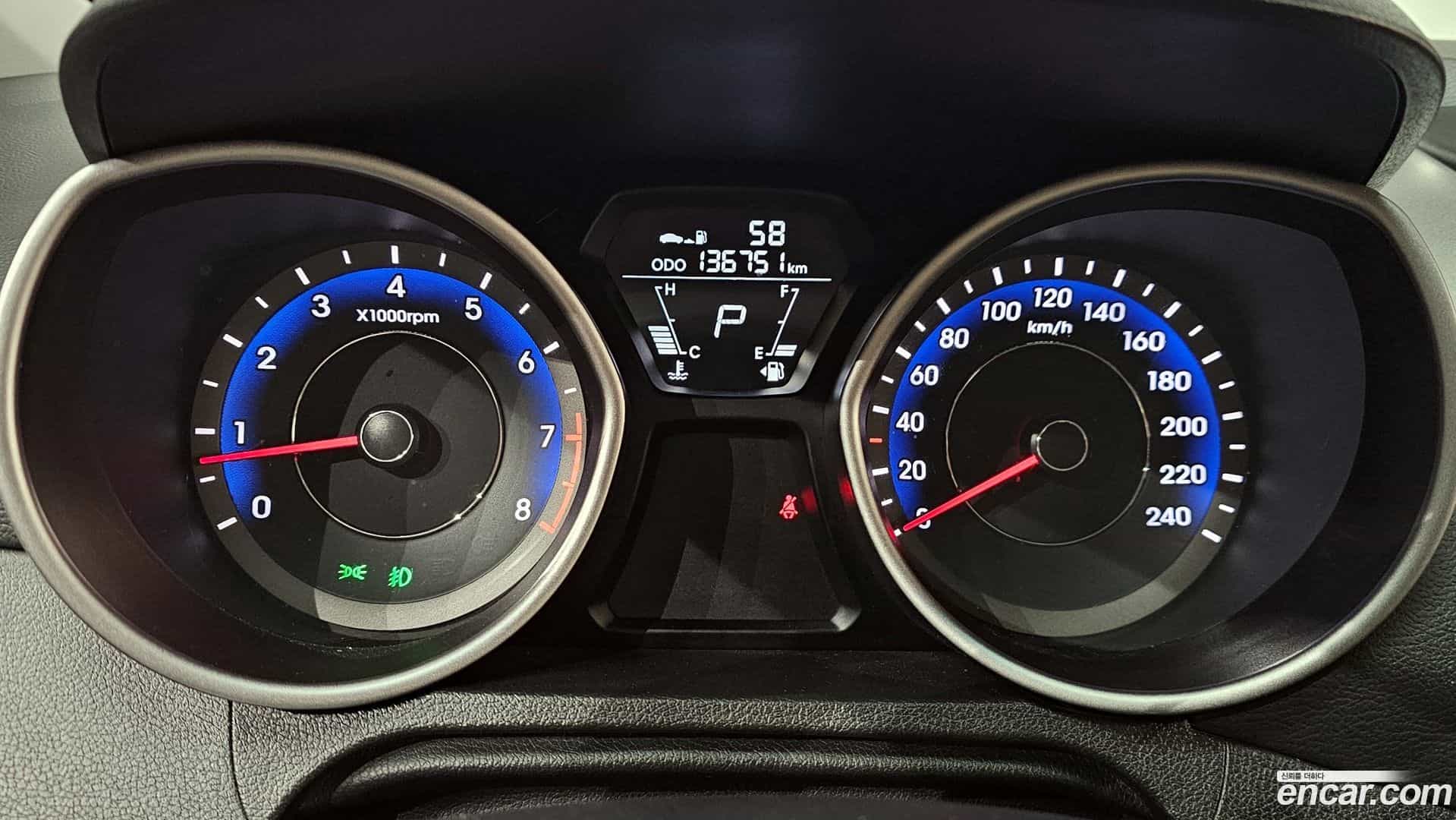 AVANTE Hyundai 2012.10-INNER-008