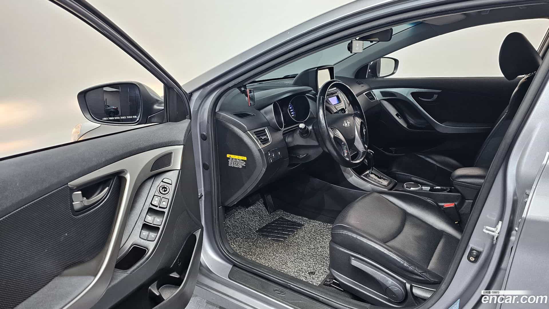 AVANTE Hyundai 2012.10-INNER-010