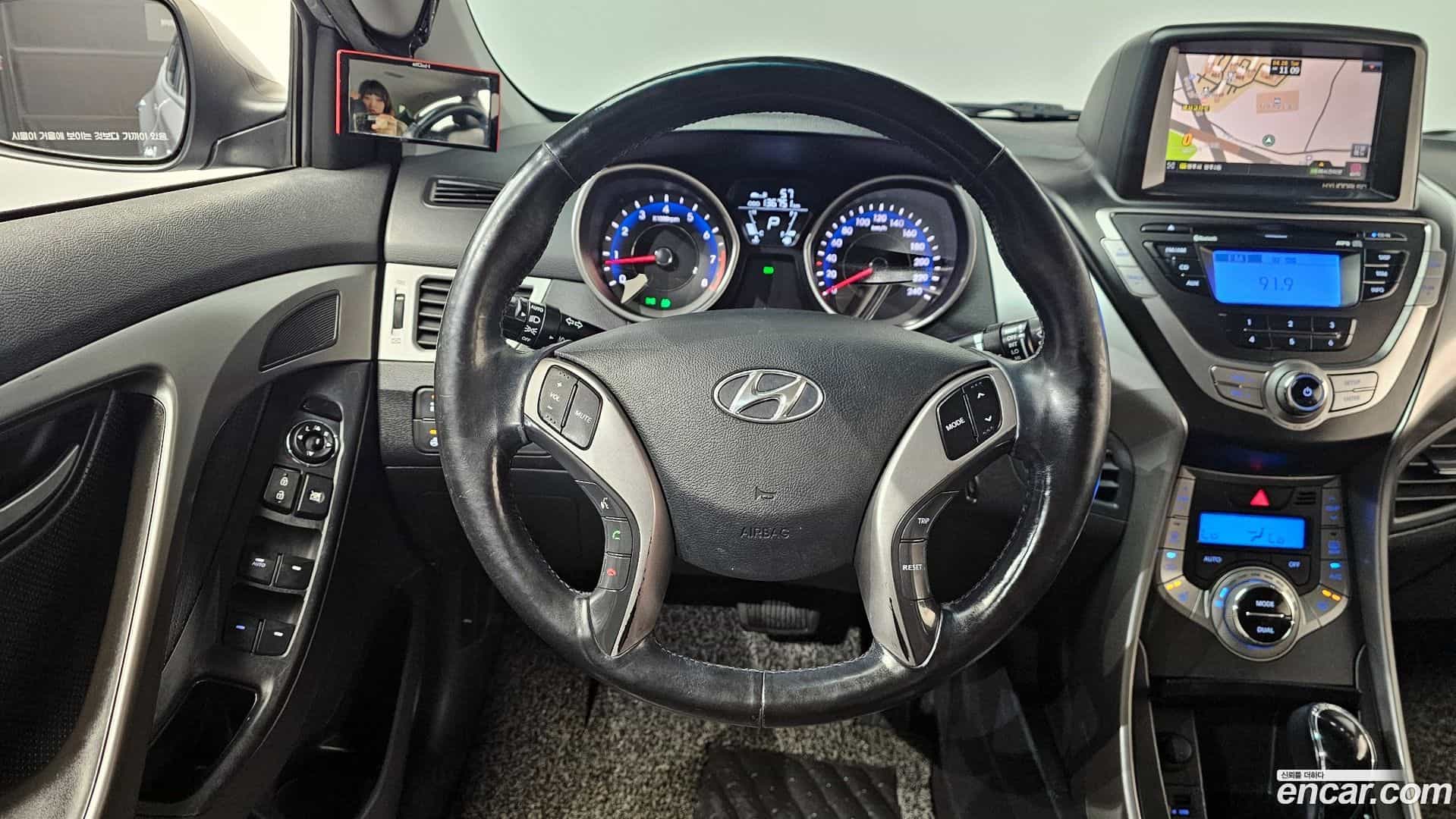 AVANTE Hyundai 2012.10-OPTION-017
