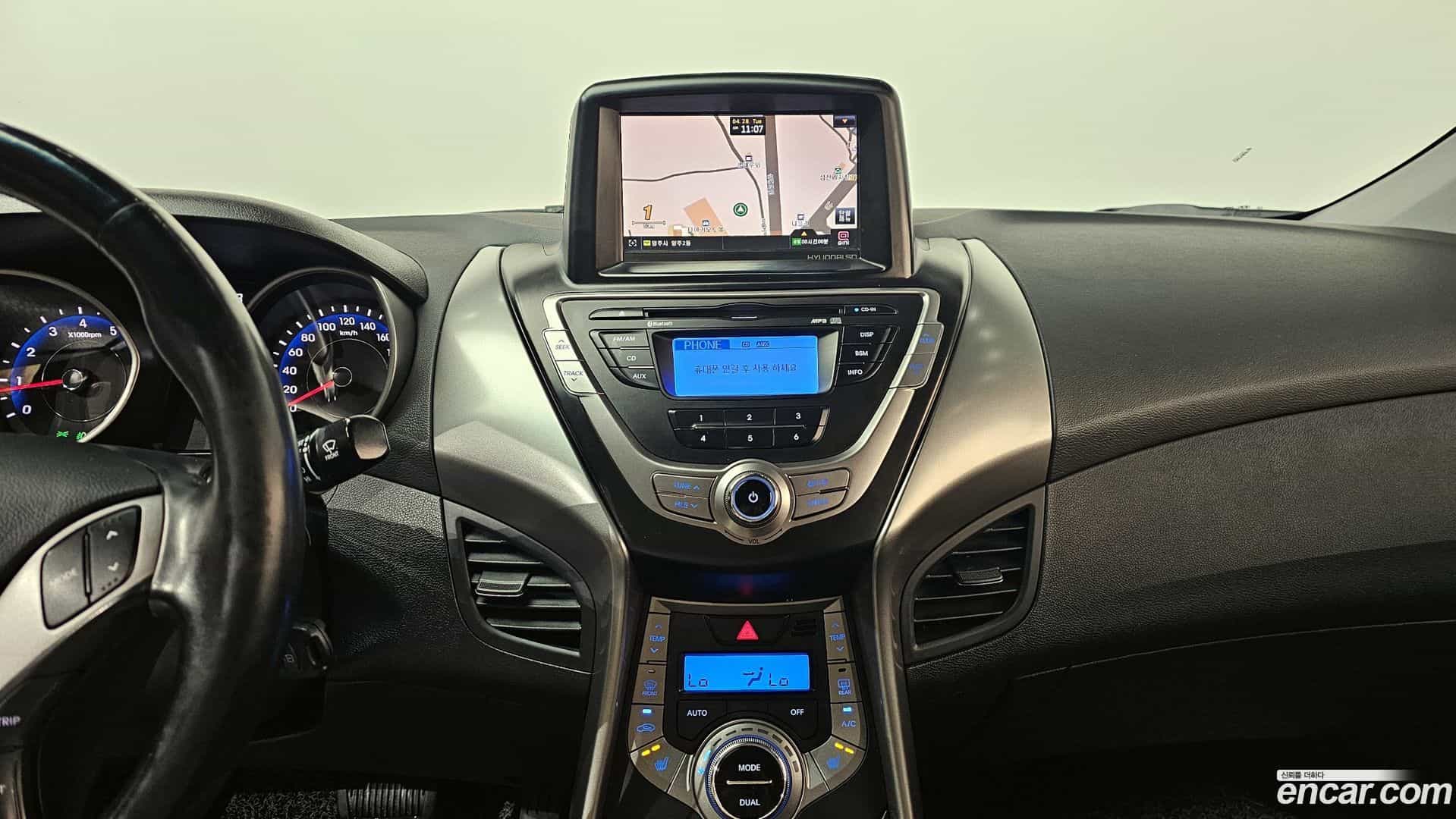 AVANTE Hyundai 2012.10-OPTION-019