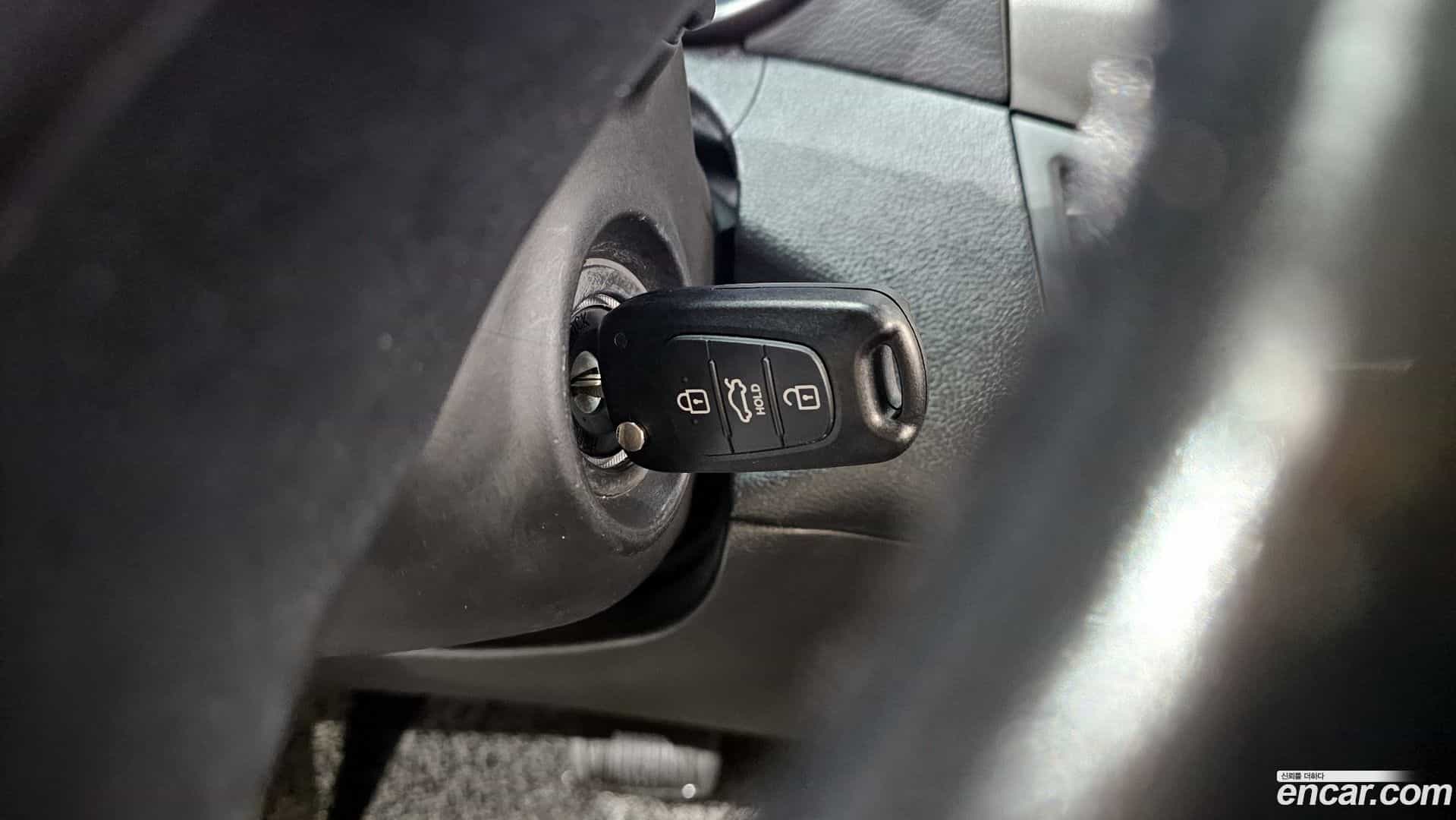 AVANTE Hyundai 2012.10-OPTION-023