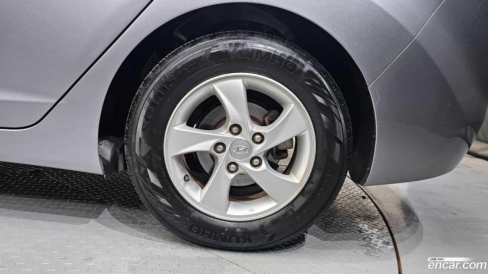 AVANTE Hyundai 2012.10-OUTER-031