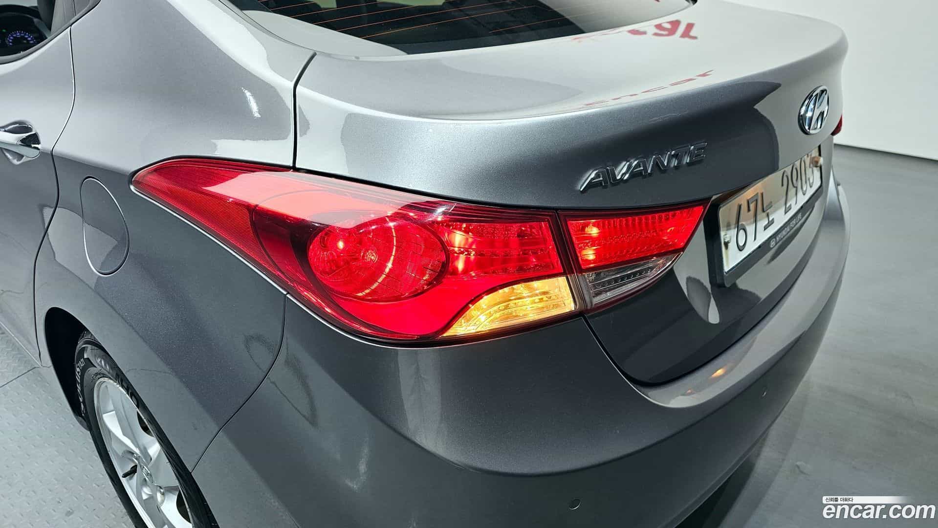 AVANTE Hyundai 2012.10-OUTER-033