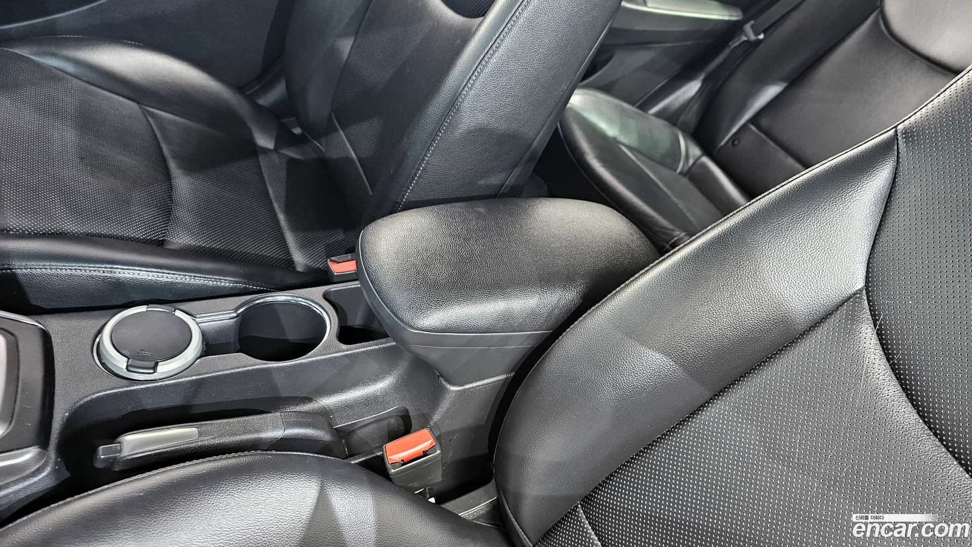AVANTE Hyundai 2012.10-OPTION-041