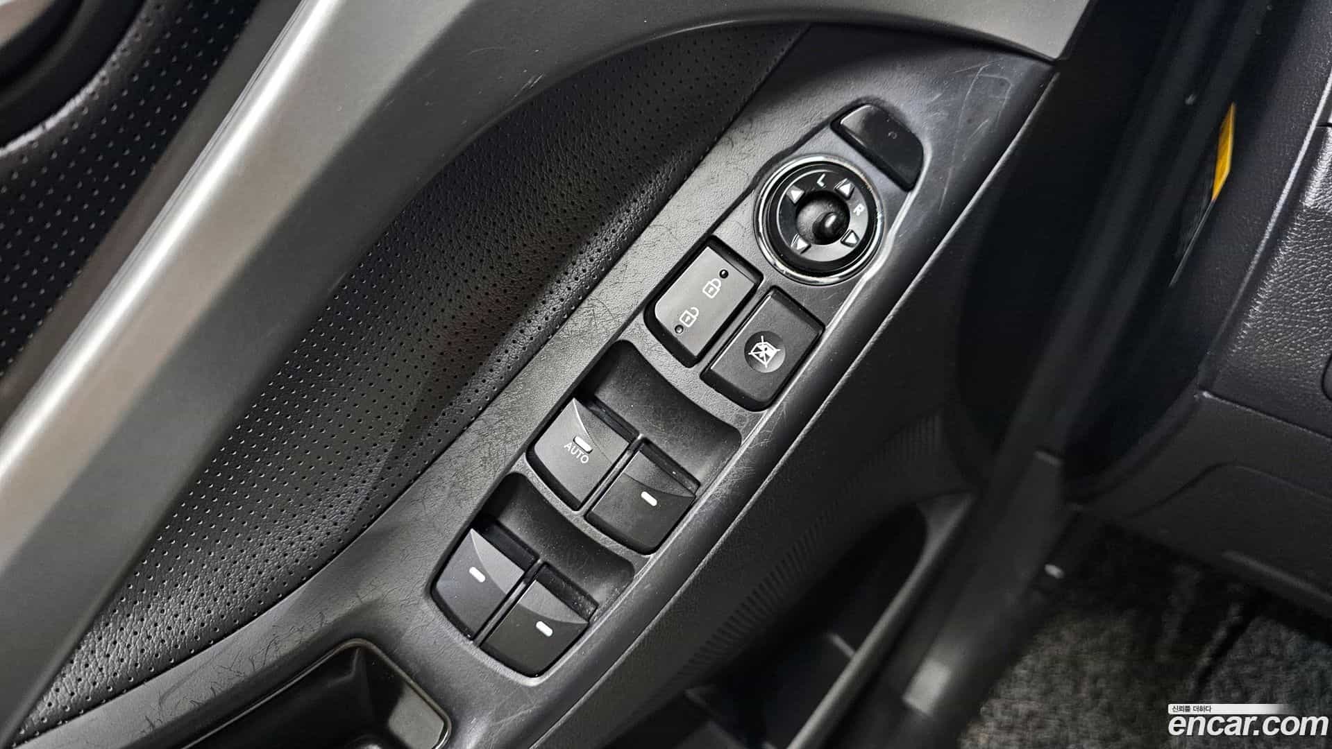 AVANTE Hyundai 2012.10-OPTION-043