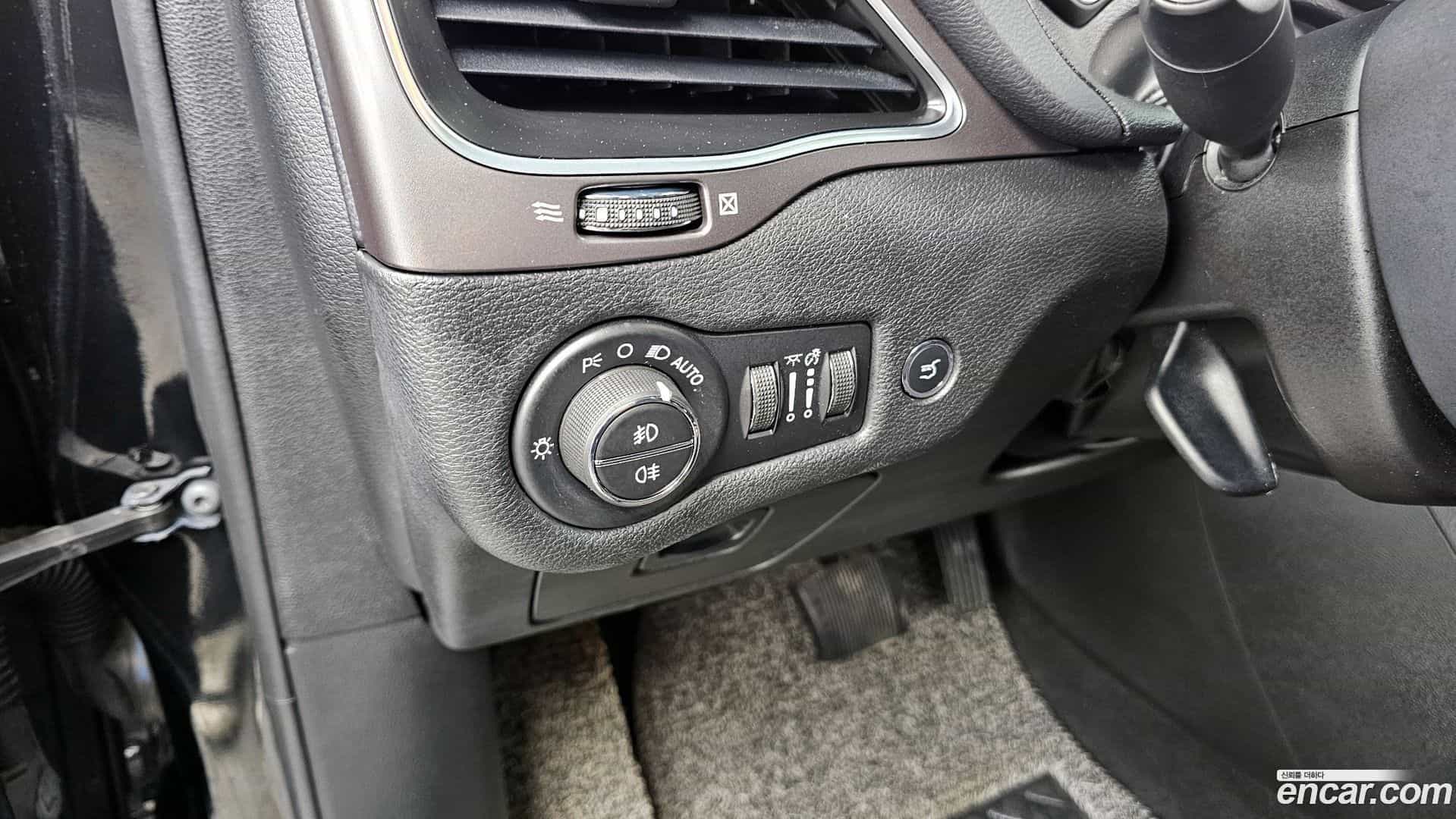 Cherokee Jeep 2019.1-OPTION-020