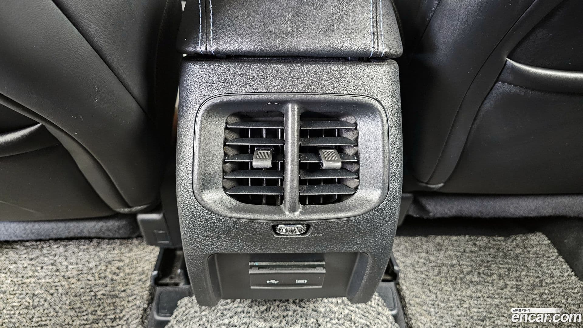 Main__Slider__Photo:Cherokee Jeep 2019.1-18