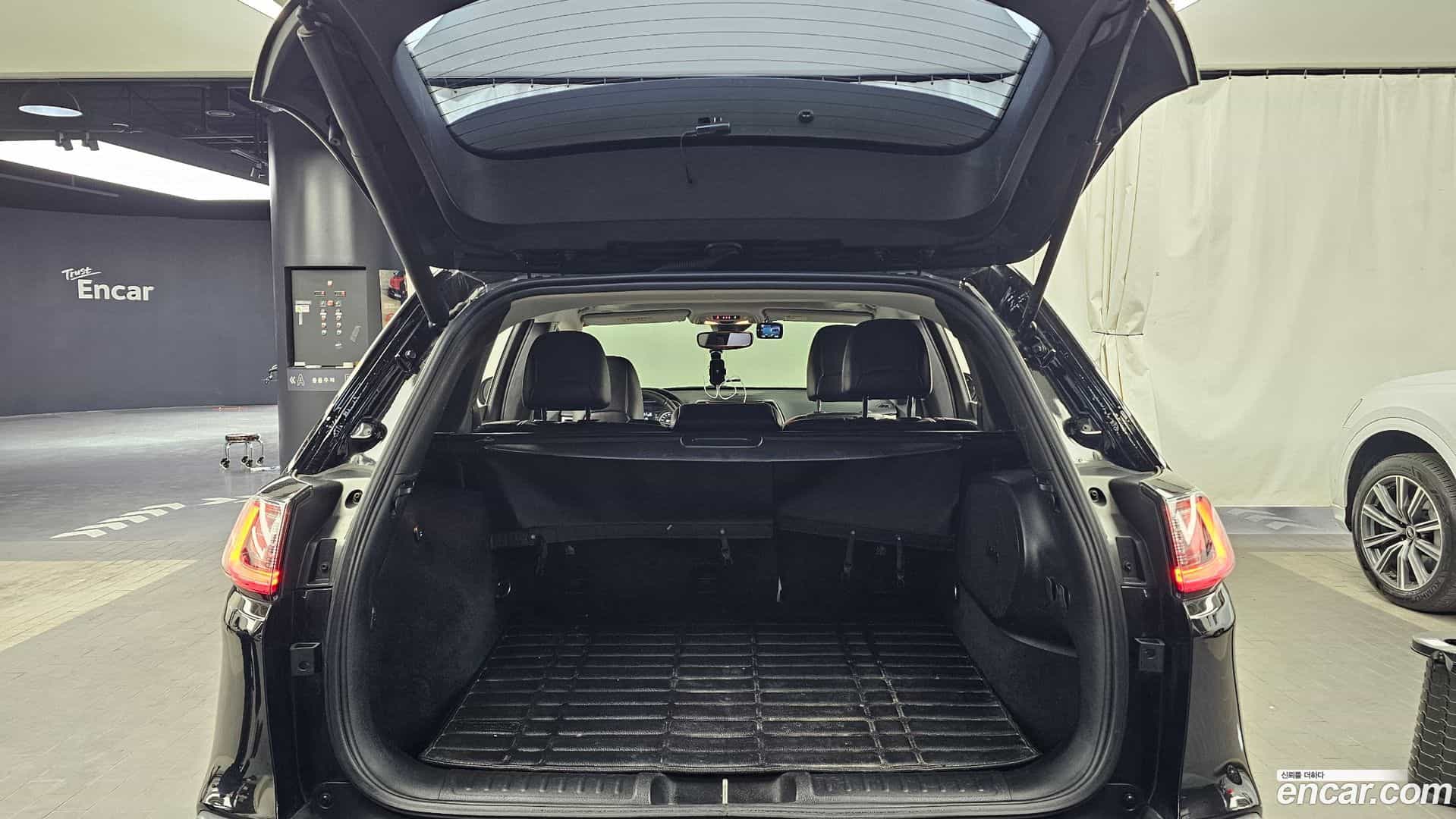 Cherokee Jeep 2019.1-OPTION-024