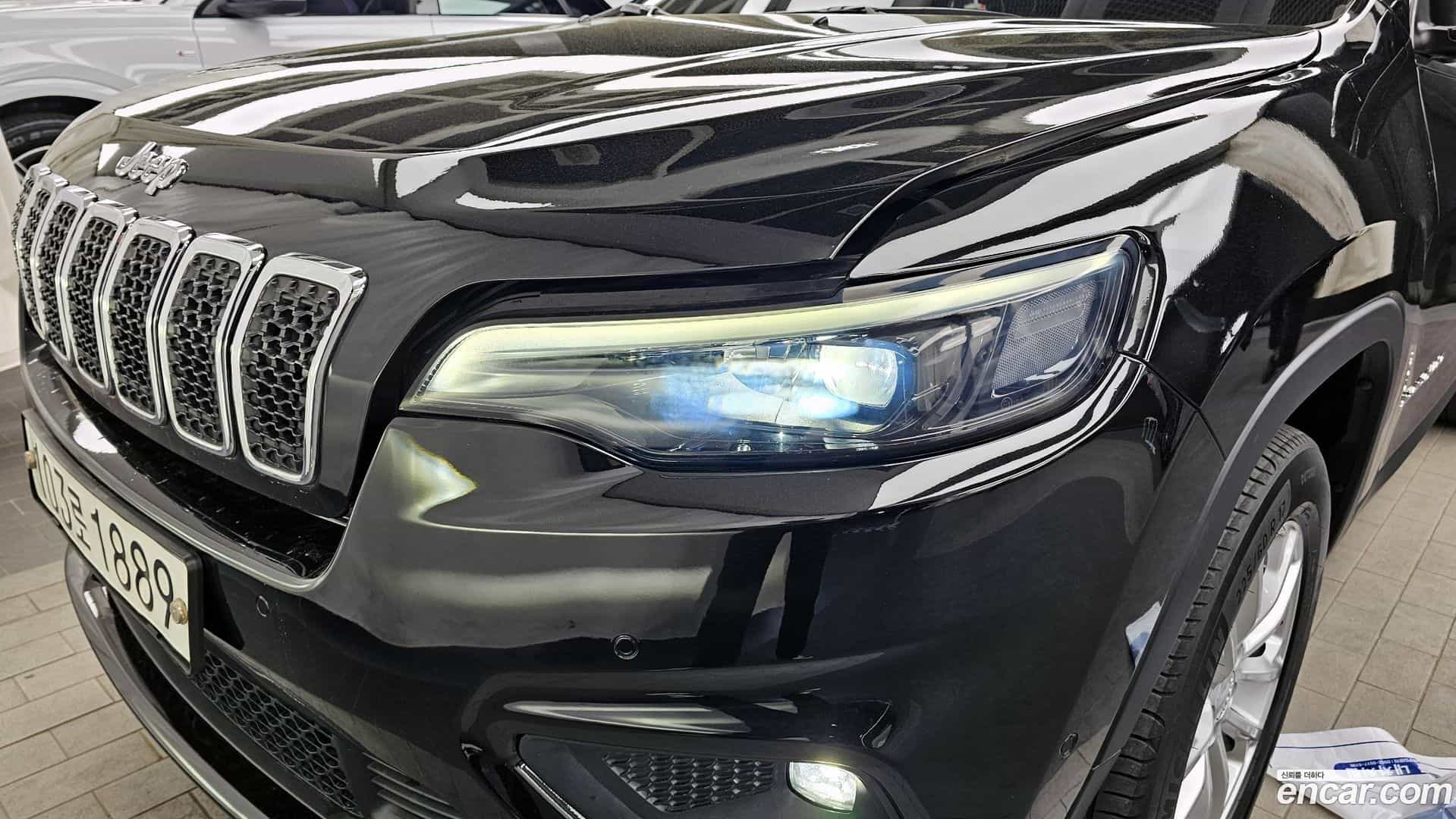 Cherokee Jeep 2019.1-OUTER-032