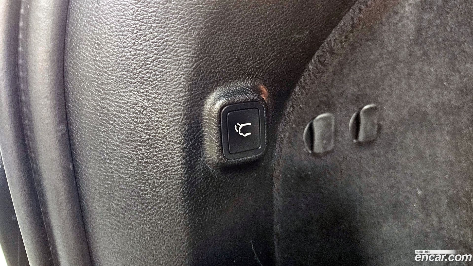 Main__Slider__Photo:Cherokee Jeep 2019.1-30