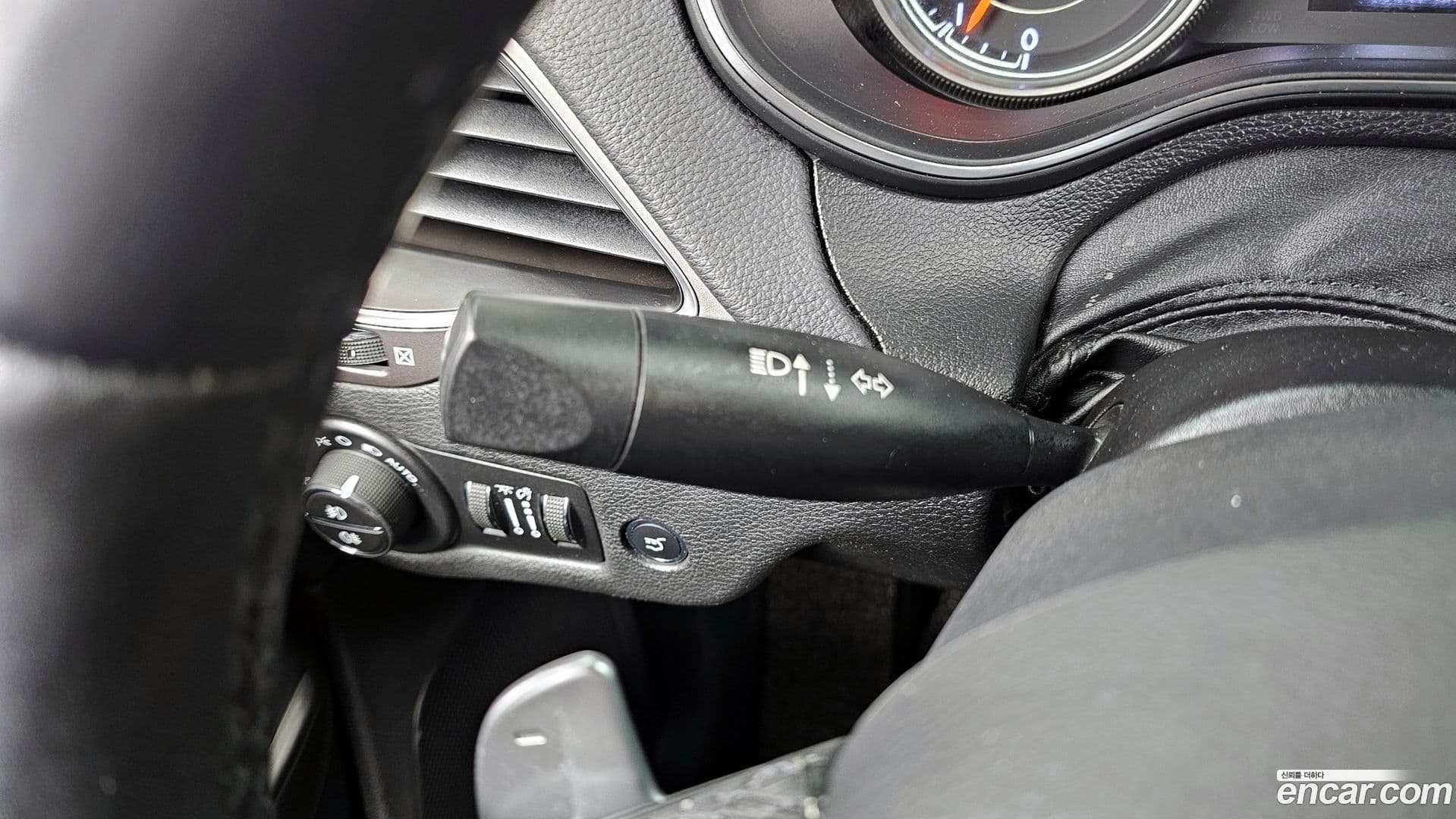 Main__Slider__Photo:Cherokee Jeep 2019.1-32
