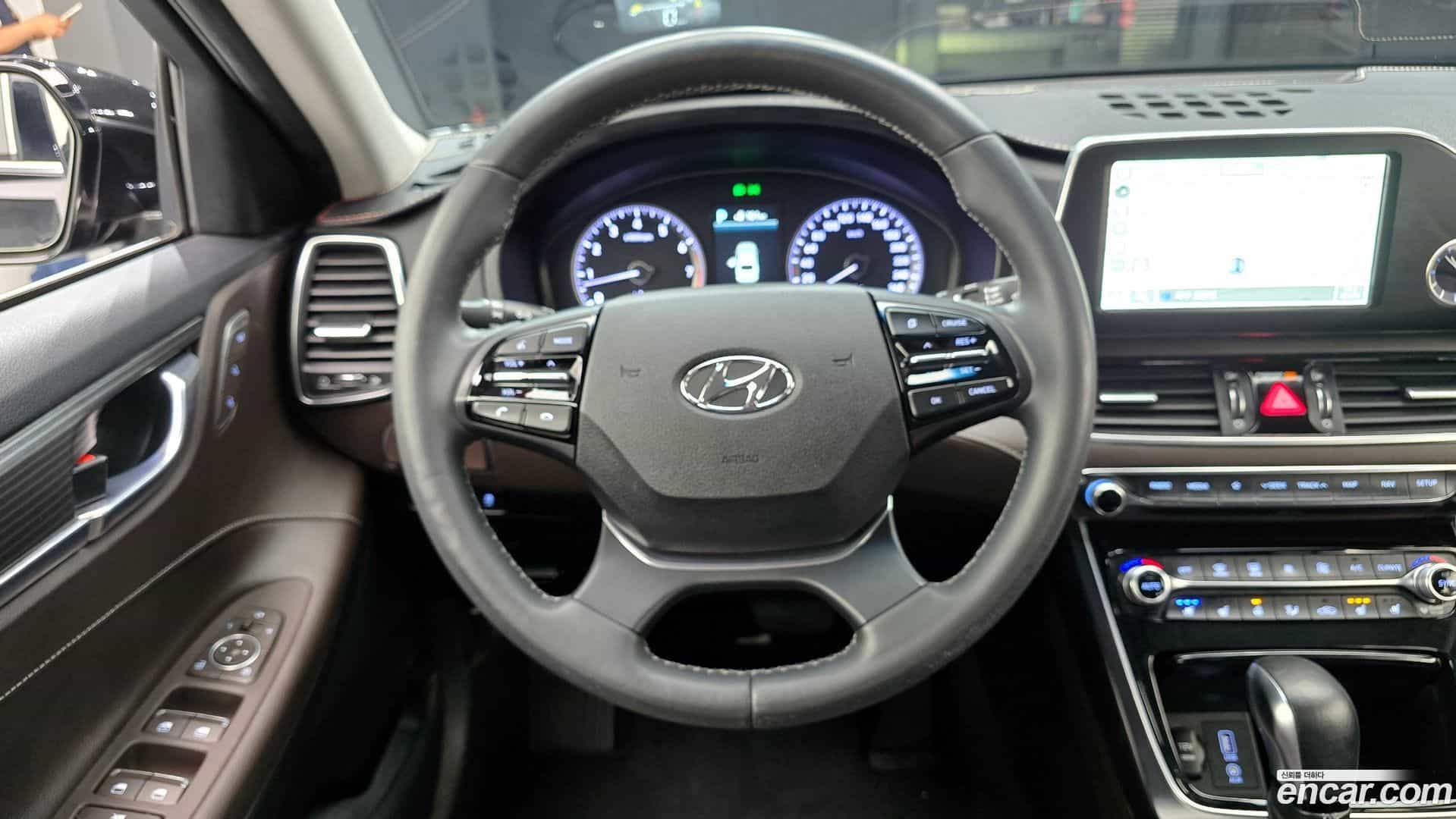 Grandeur Hyundai 2017.4-OPTION-017