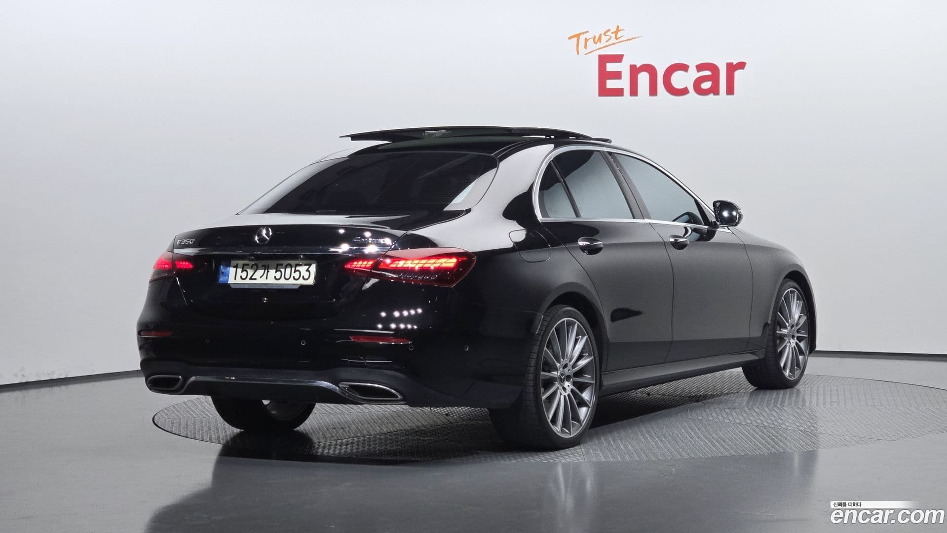 Main__Slider__Photo:E-Class Mercedes-Benz 2021.1-1