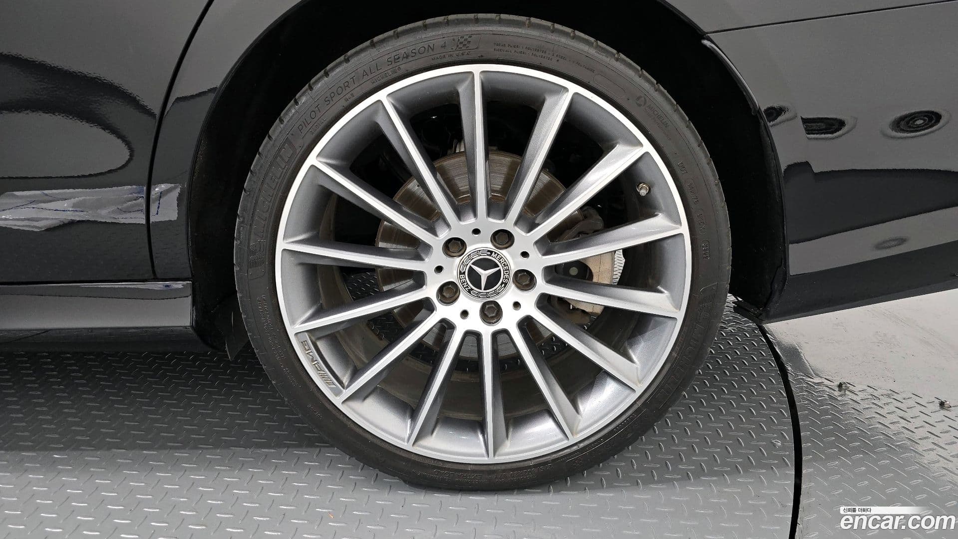 Main__Slider__Photo:E-Class Mercedes-Benz 2021.1-20