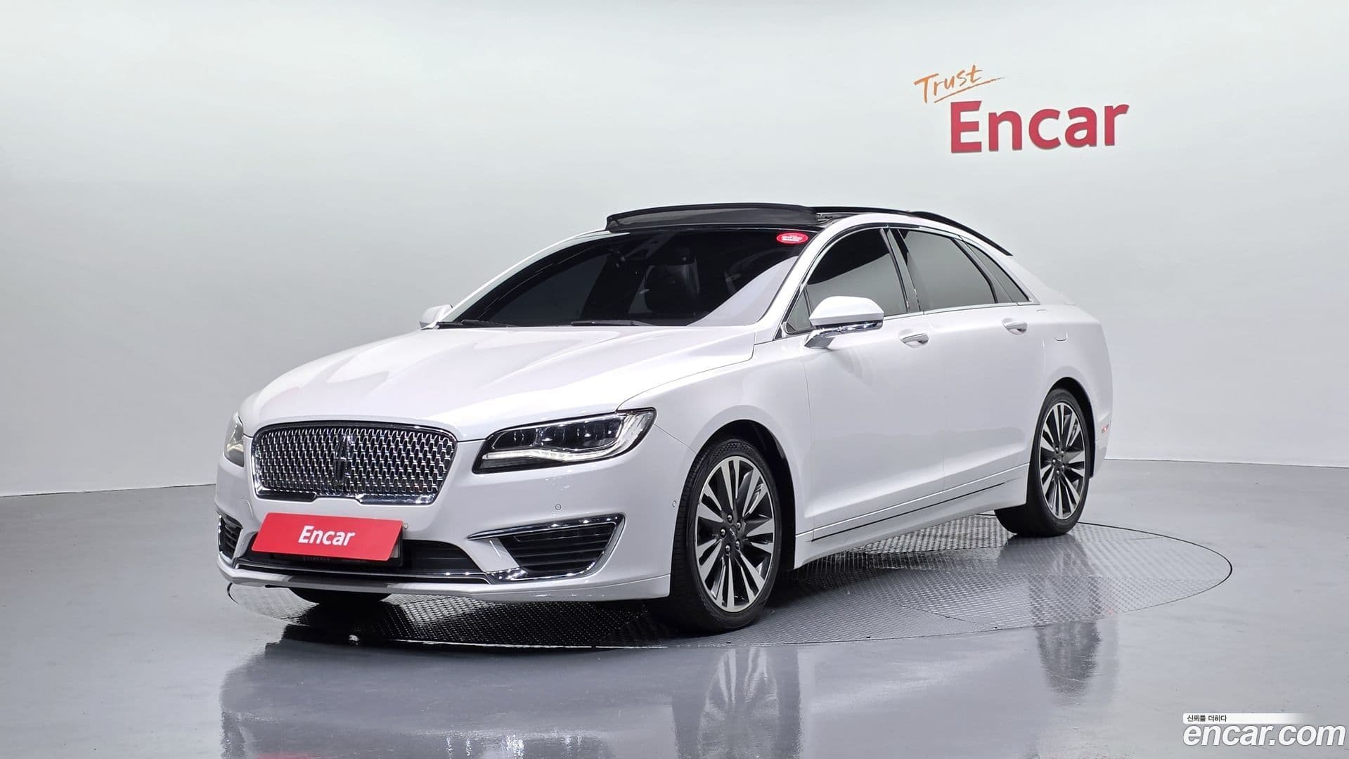 Main__Slider__Photo:MKZ Lincoln 2018.9-0