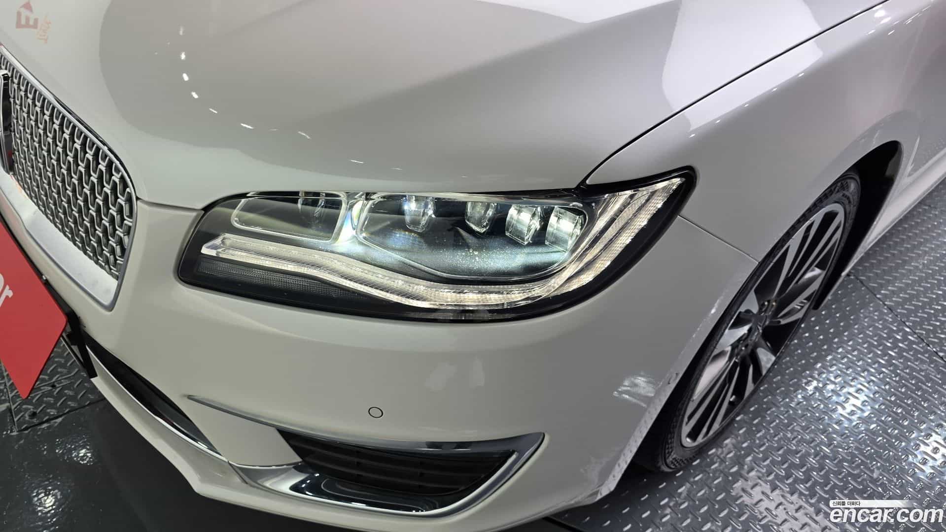 MKZ Lincoln 2018.9-OUTER-032