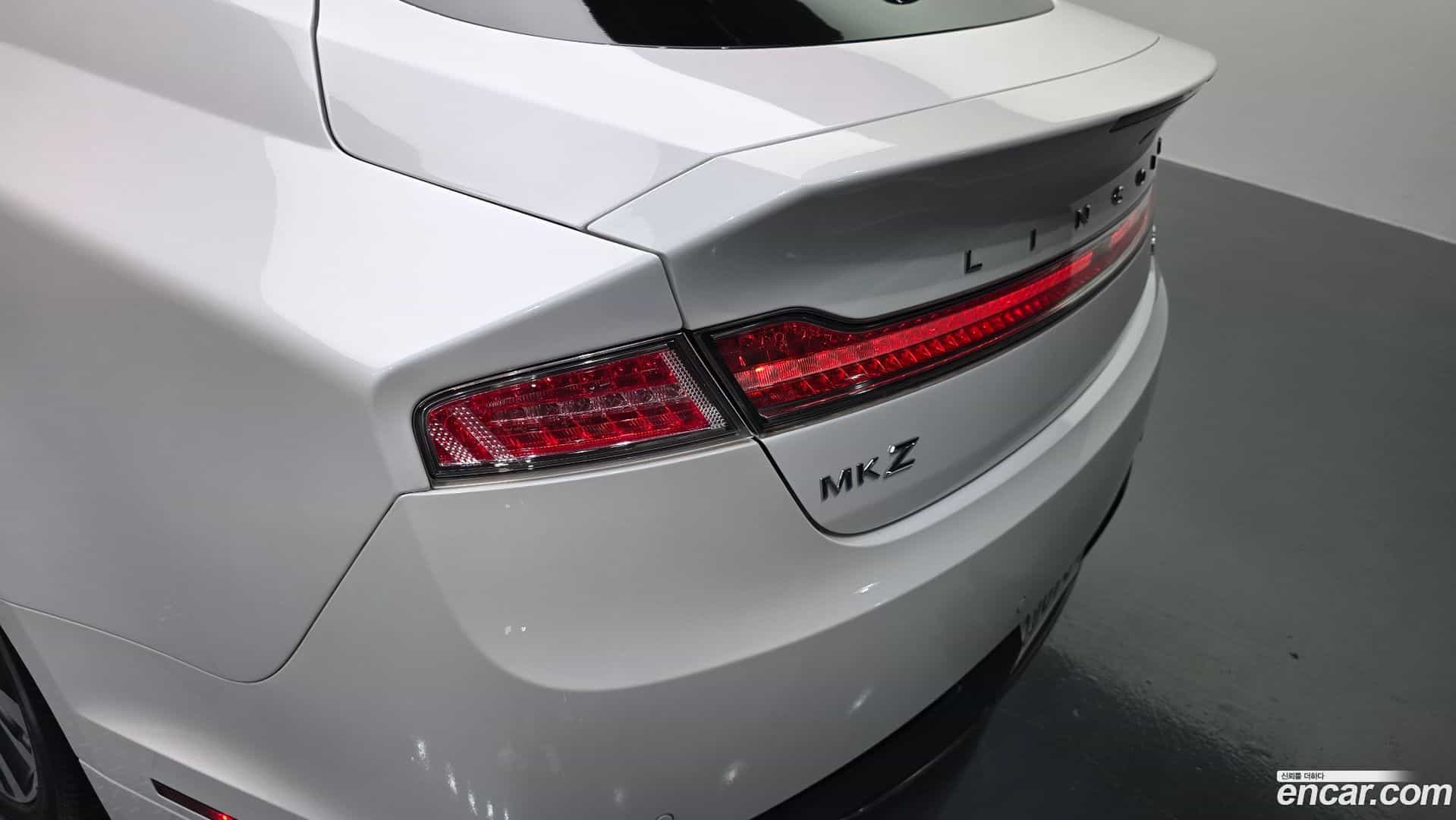MKZ Lincoln 2018.9-OUTER-033