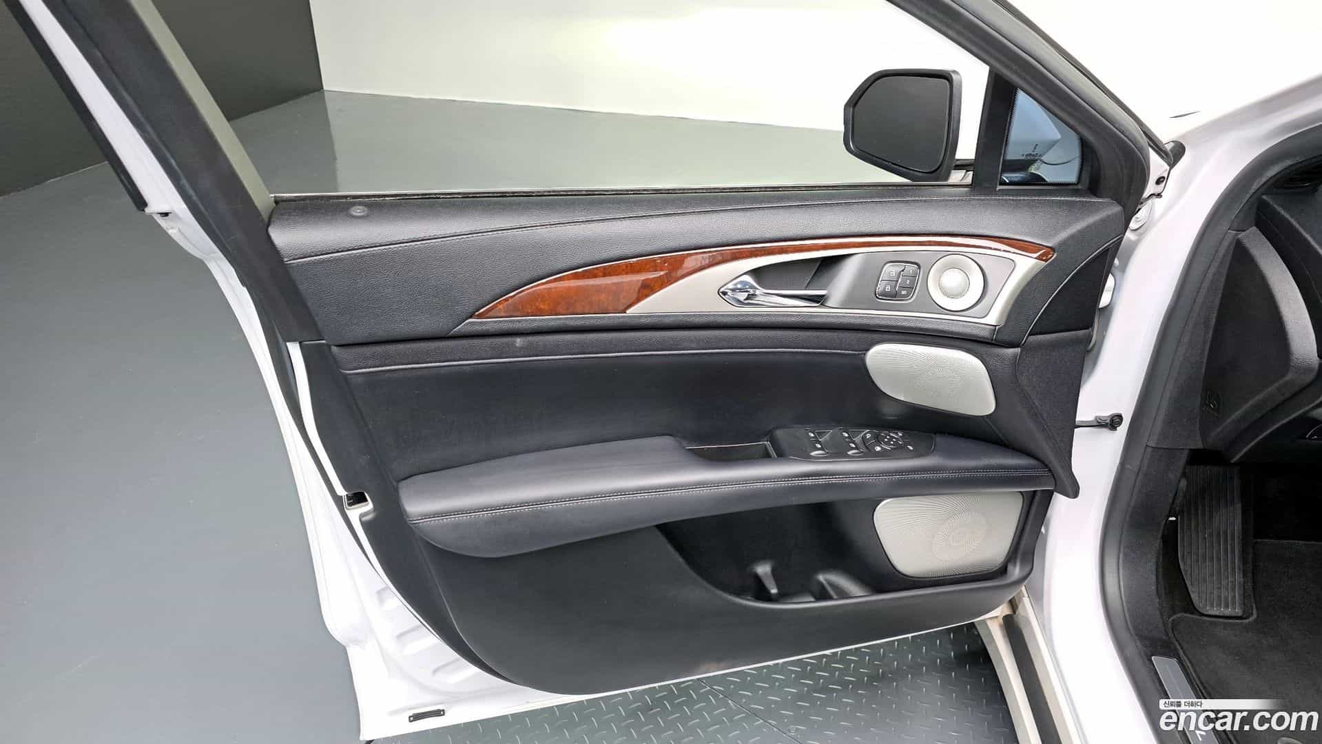 MKZ Lincoln 2018.9-INNER-034