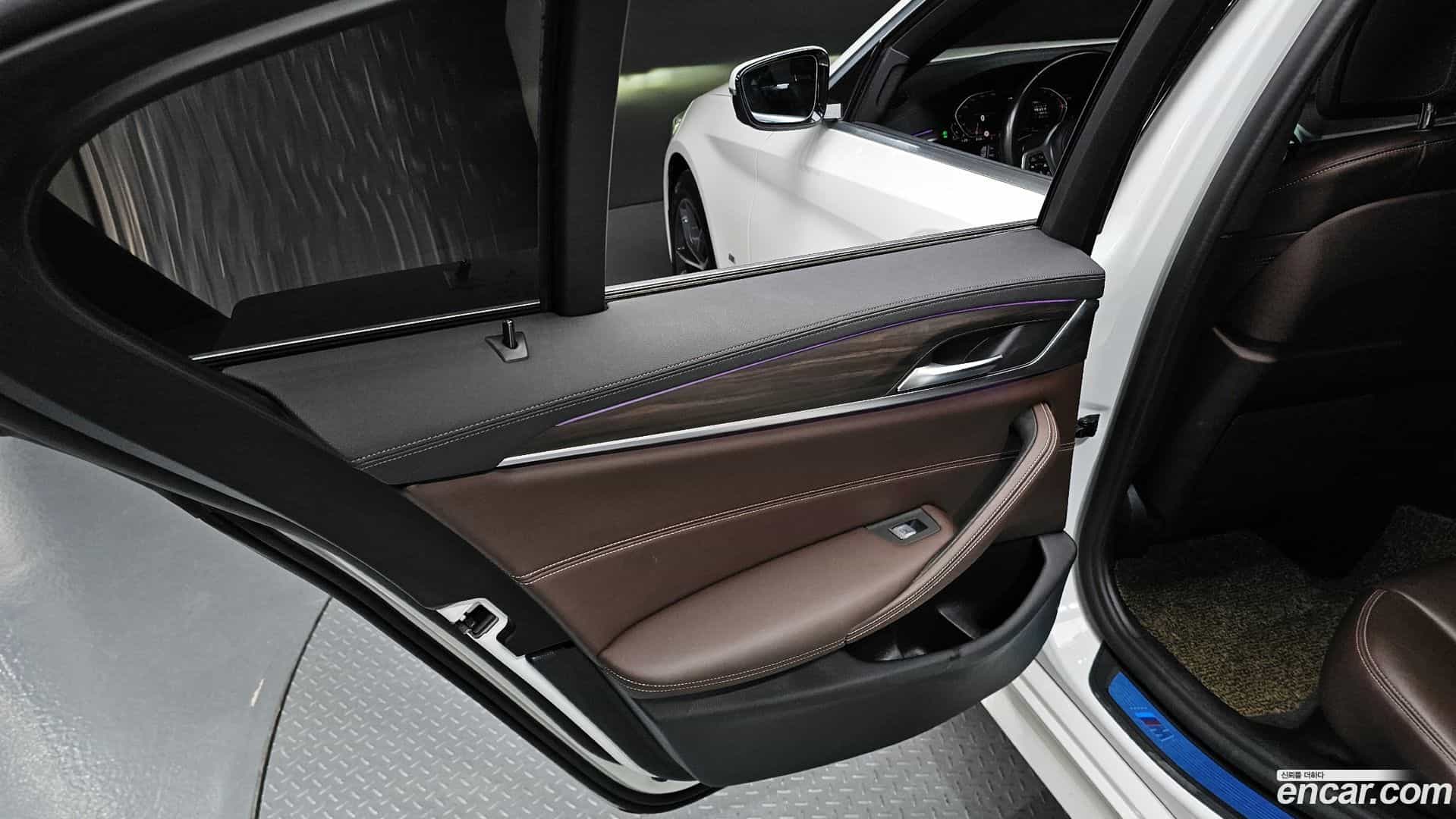 5-Series BMW 2021.4-INNER-035