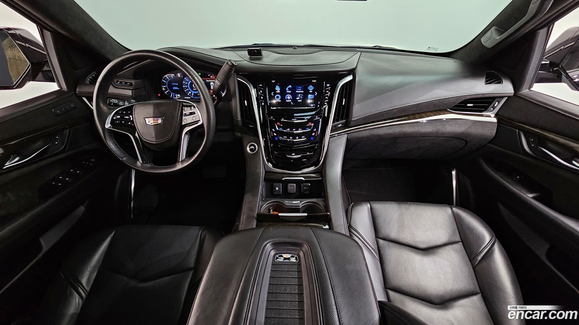 Main__Slider__Photo:Escalade Cadillac 2020.2-6