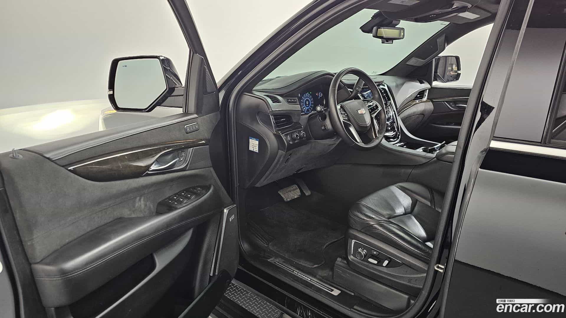 Escalade Cadillac 2020.2-INNER-010