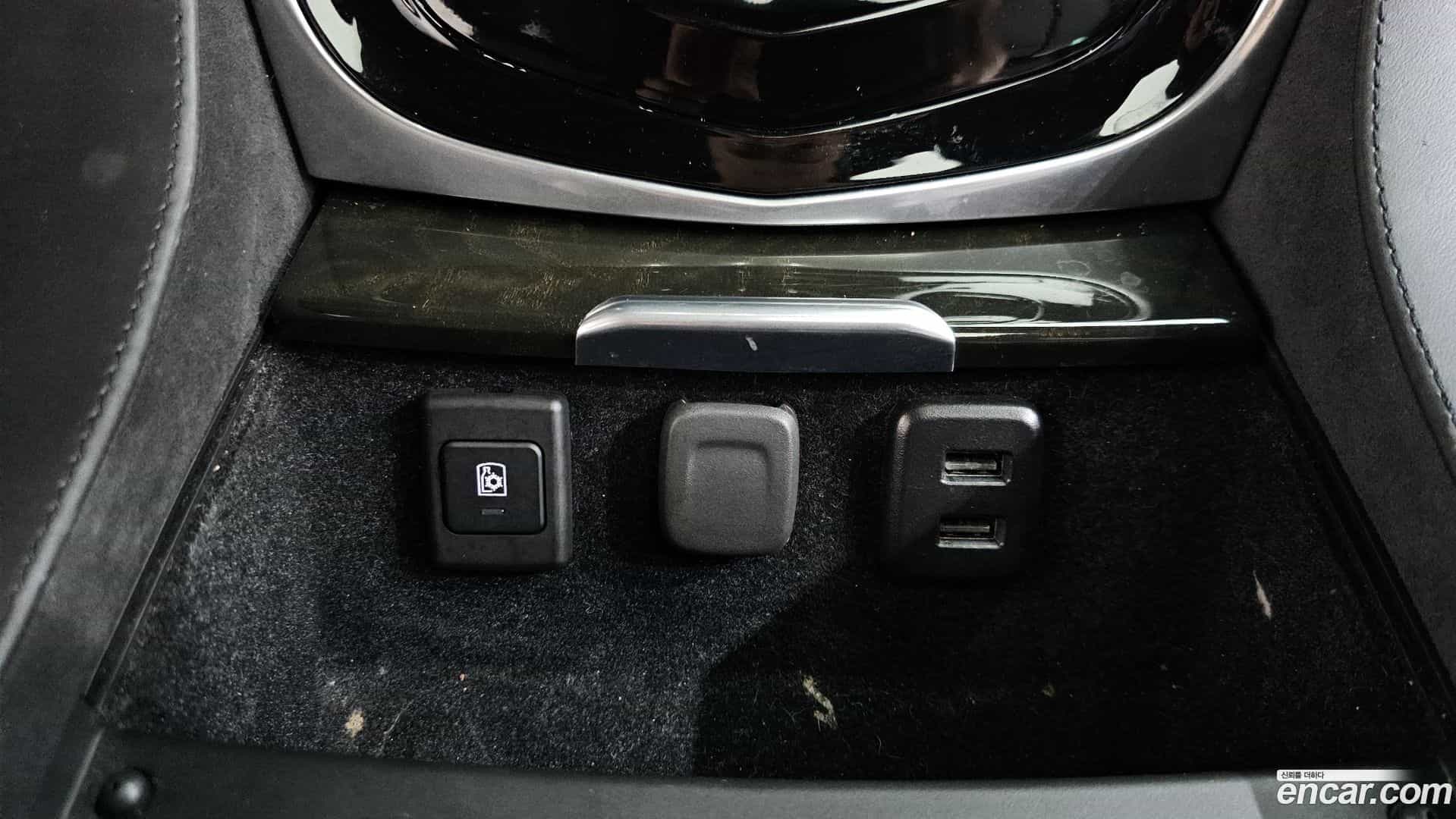 Escalade Cadillac 2020.2-OPTION-016