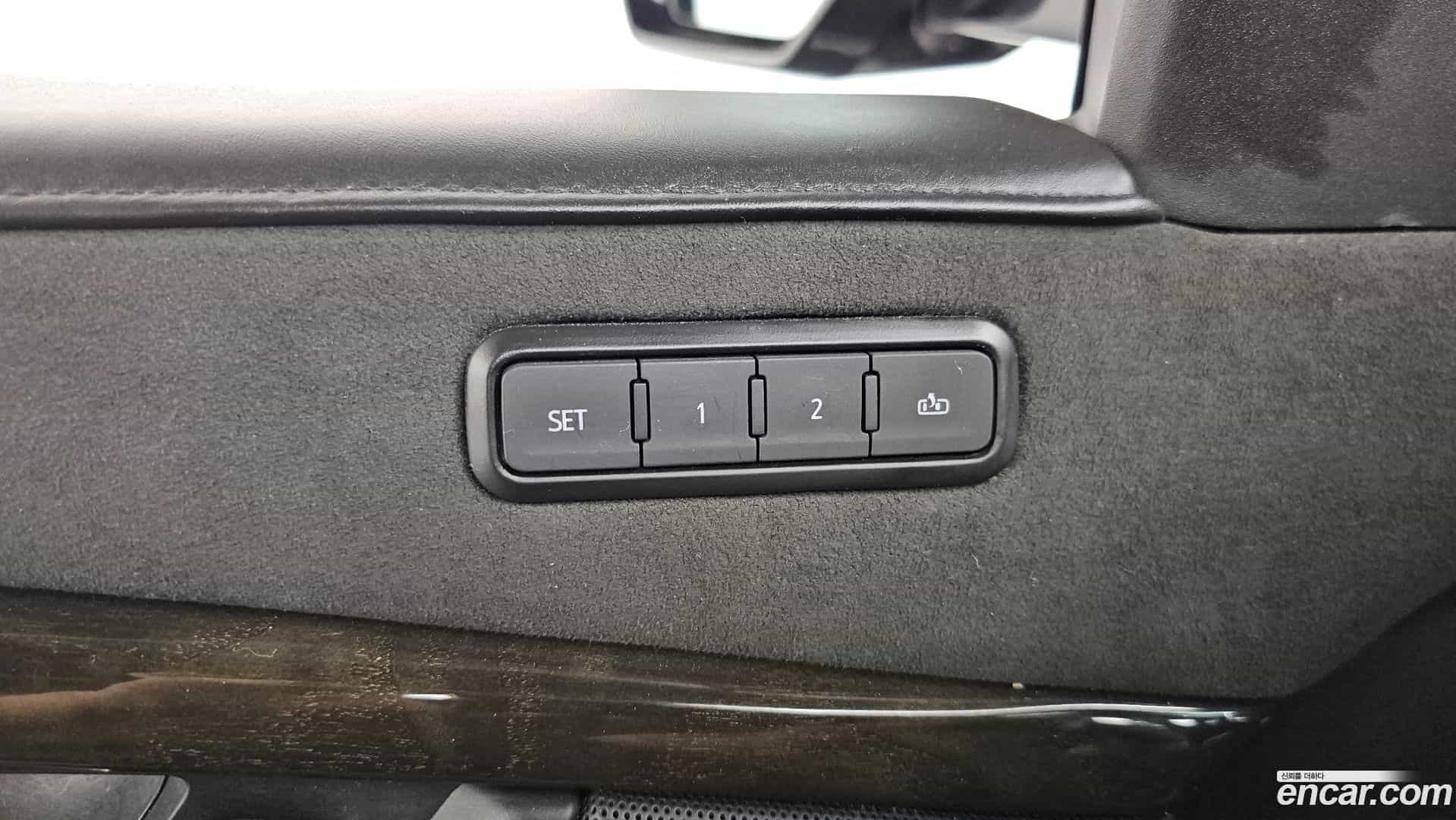 Escalade Cadillac 2020.2-OPTION-022