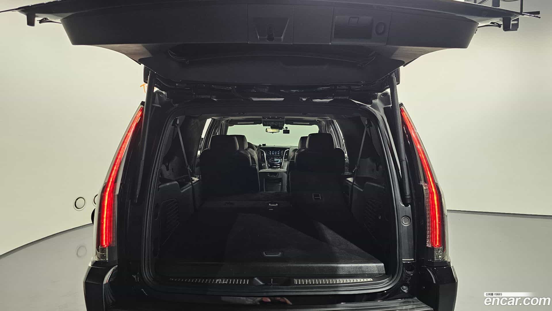 Escalade Cadillac 2020.2-OPTION-024