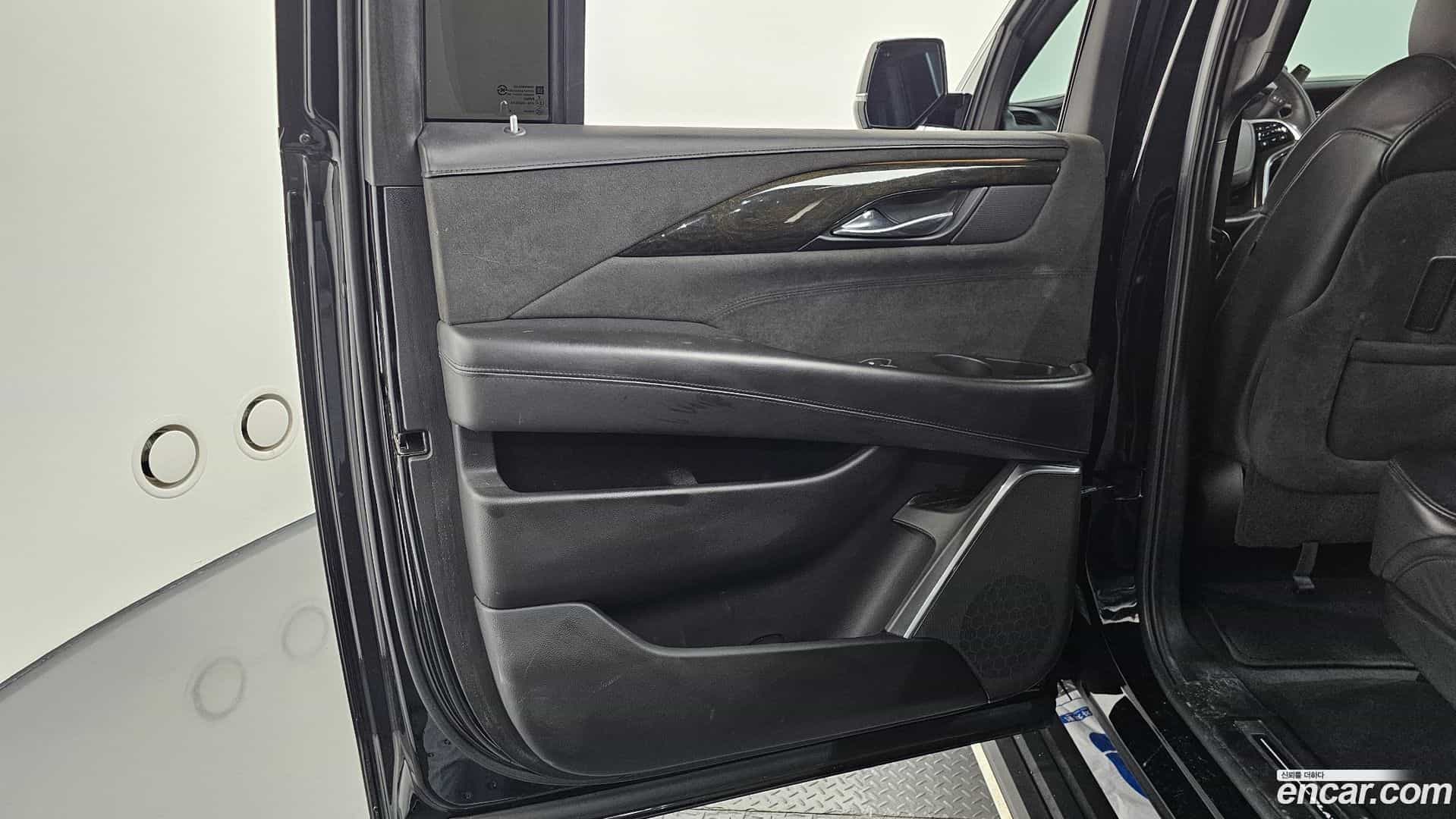 Escalade Cadillac 2020.2-INNER-035