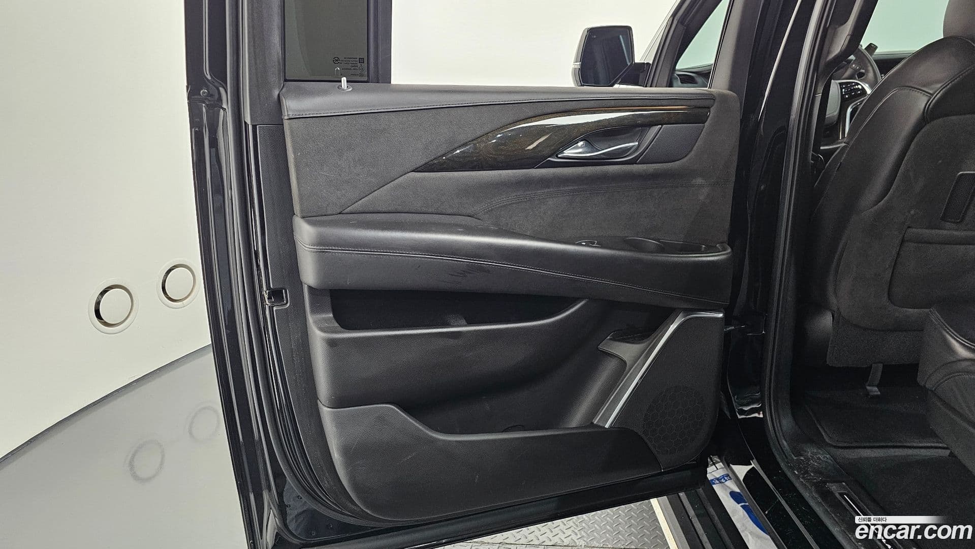Main__Slider__Photo:Escalade Cadillac 2020.2-24