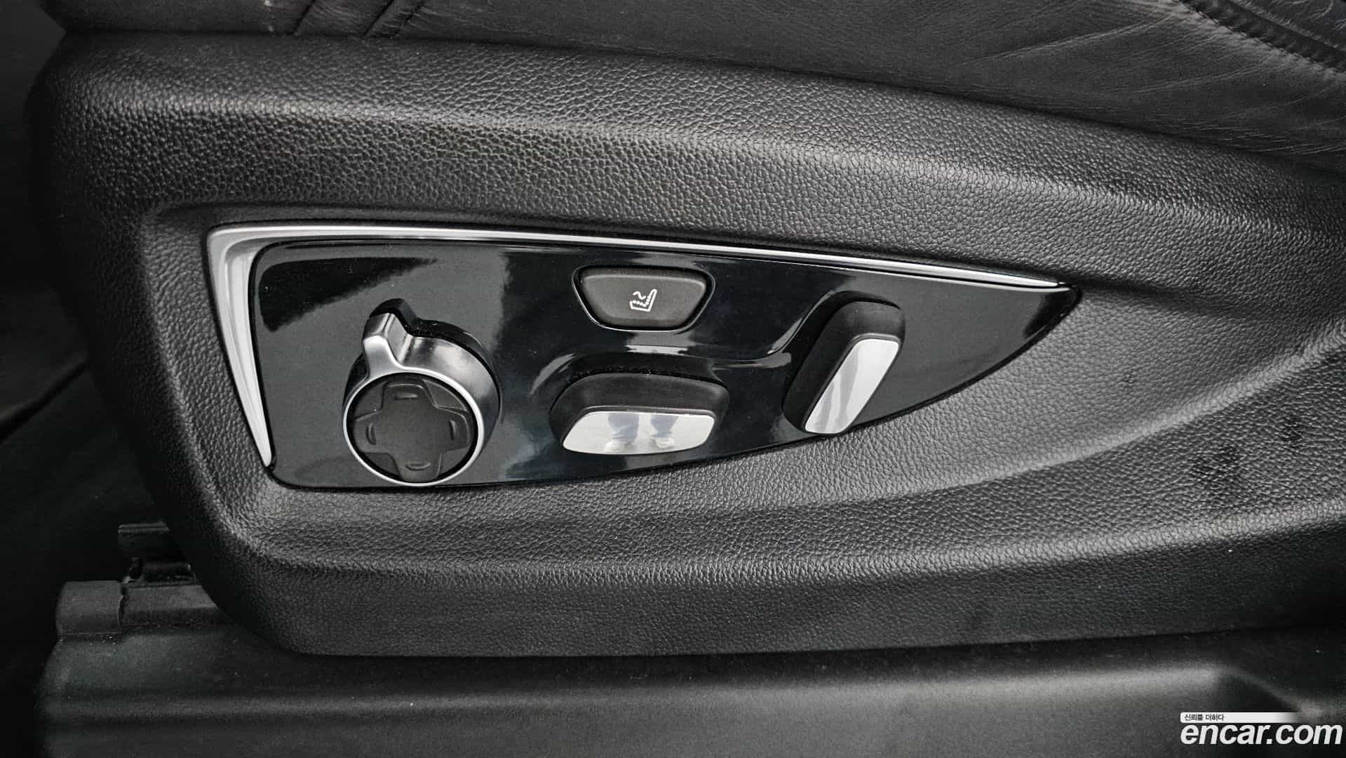 Escalade Cadillac 2020.2-OPTION-044