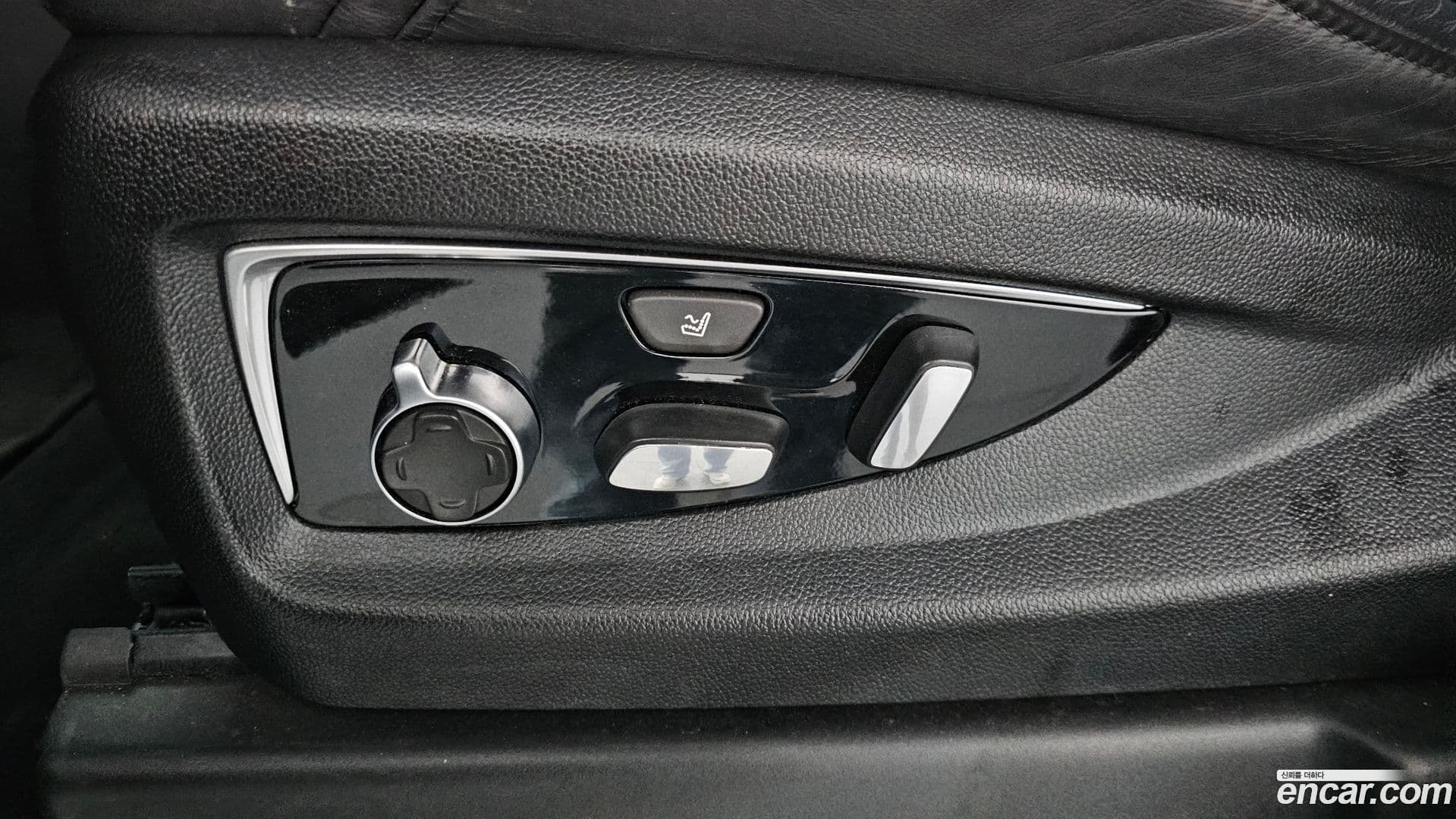 Main__Slider__Photo:Escalade Cadillac 2020.2-30
