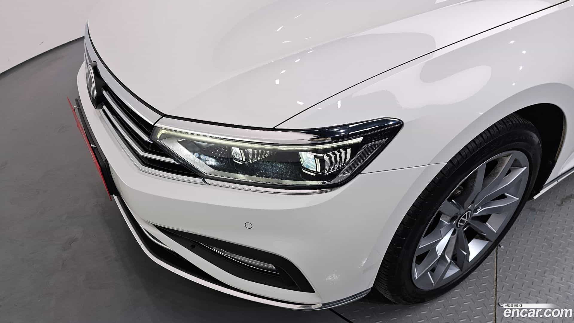 Passat Volkswagen 2022.4-OUTER-032