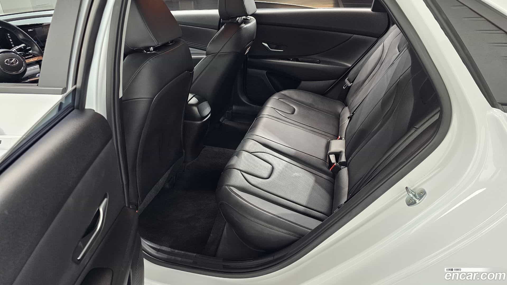 AVANTE Hyundai 2021.1-OPTION-015