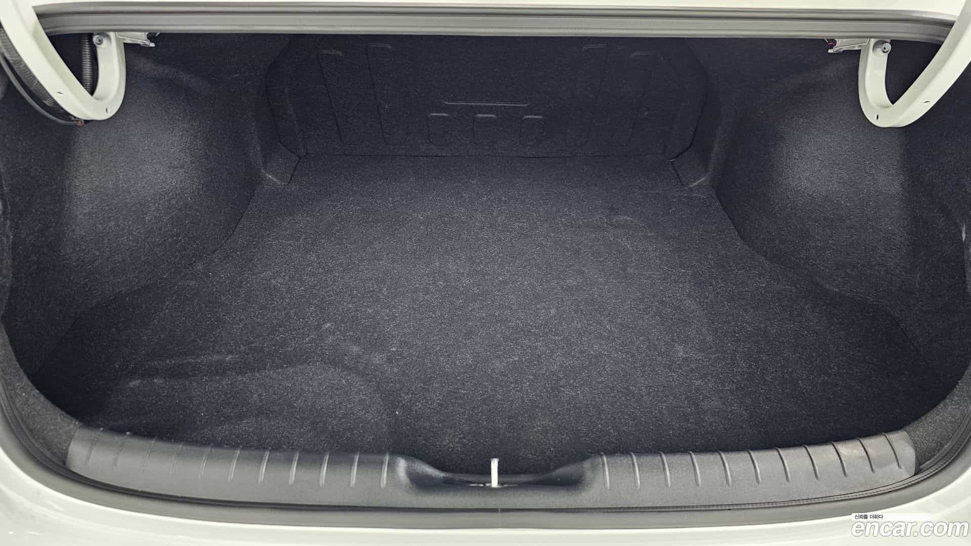 AVANTE Hyundai 2021.1-OPTION-024