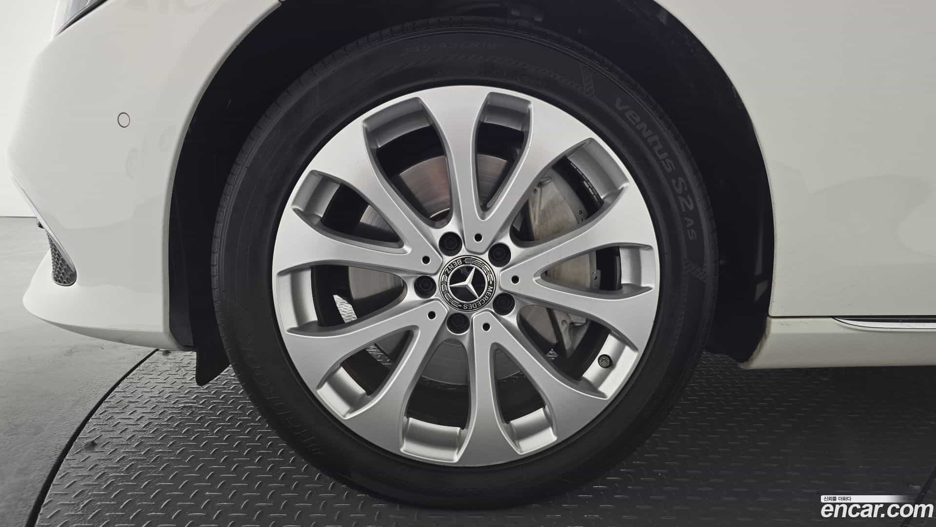 E-Class Mercedes-Benz 2020.9-OUTER-005