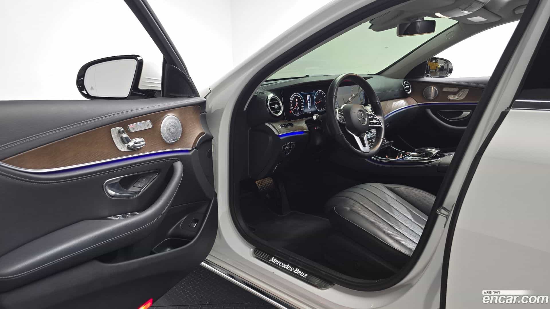 E-Class Mercedes-Benz 2020.9-INNER-010